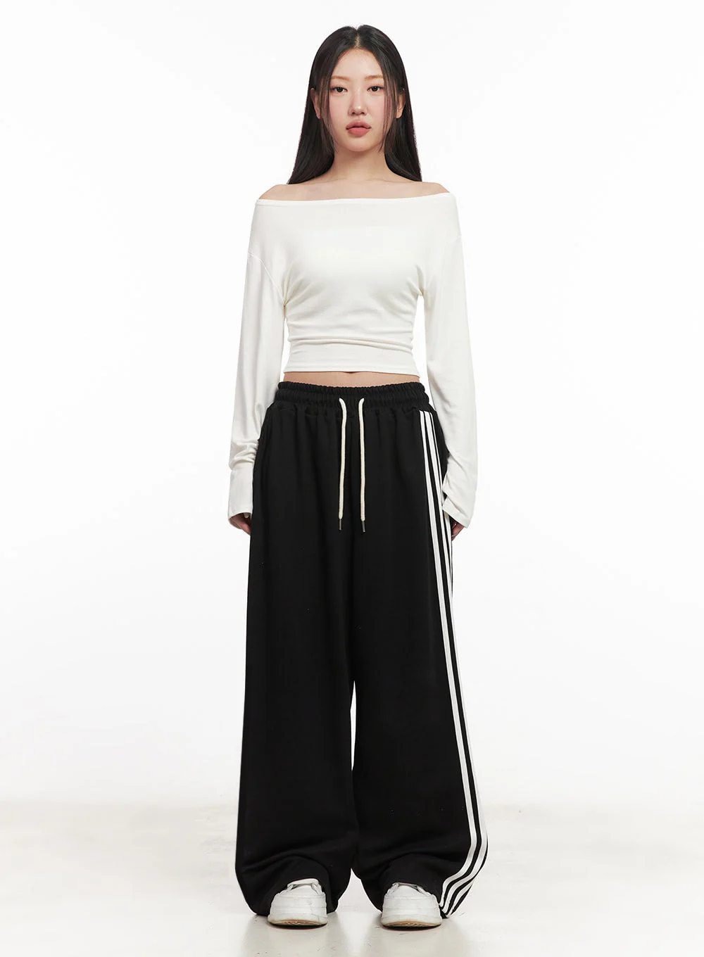 Essential Off-Shoulder Long-Sleeve Crop Top IM524 - Image 4