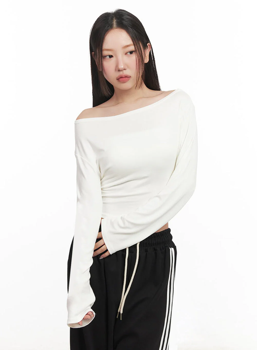 Essential Off-Shoulder Long-Sleeve Crop Top IM524 - Image 5