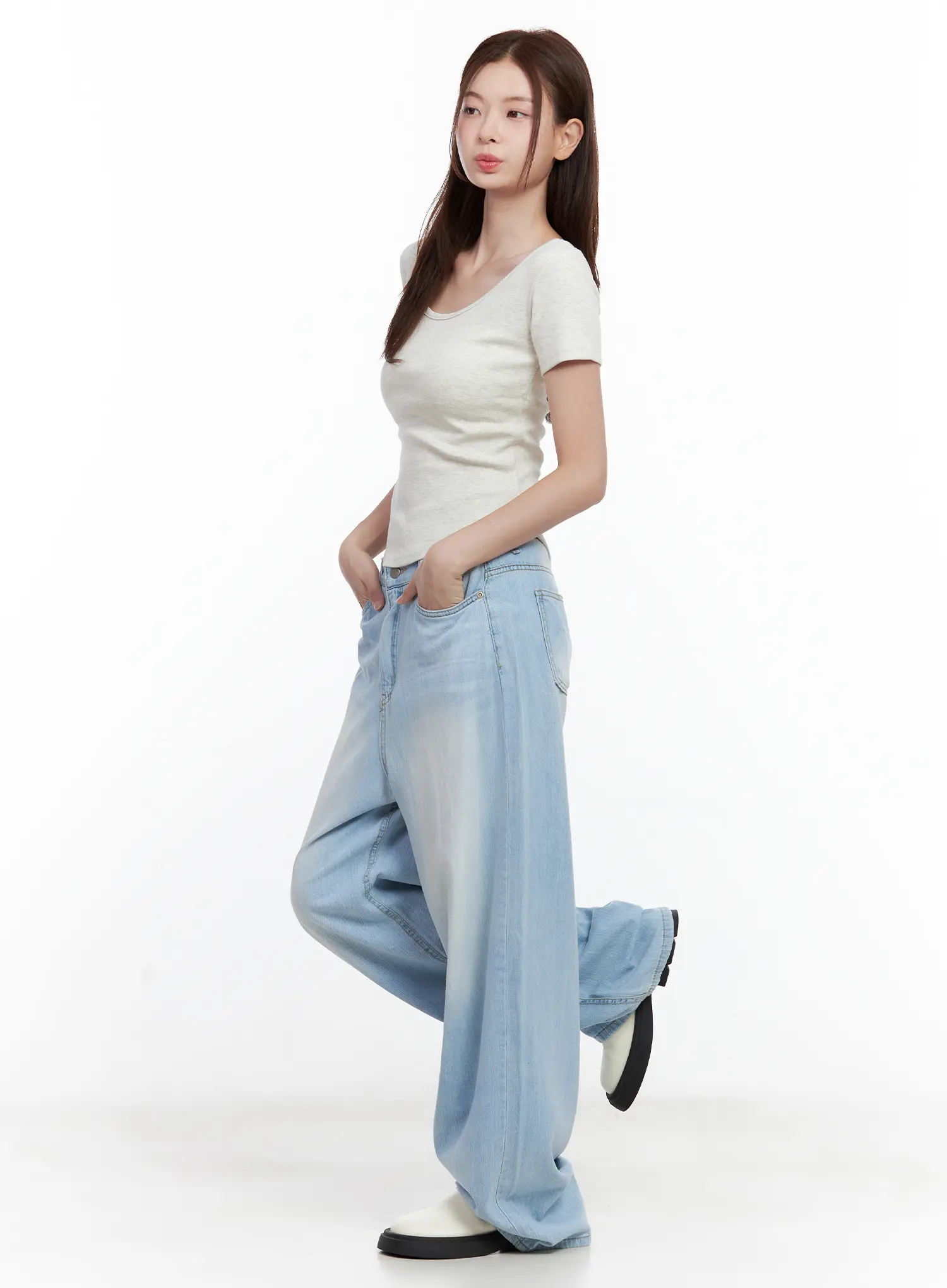 Everyday Basic Round-Neck Top CL502 - Image 4