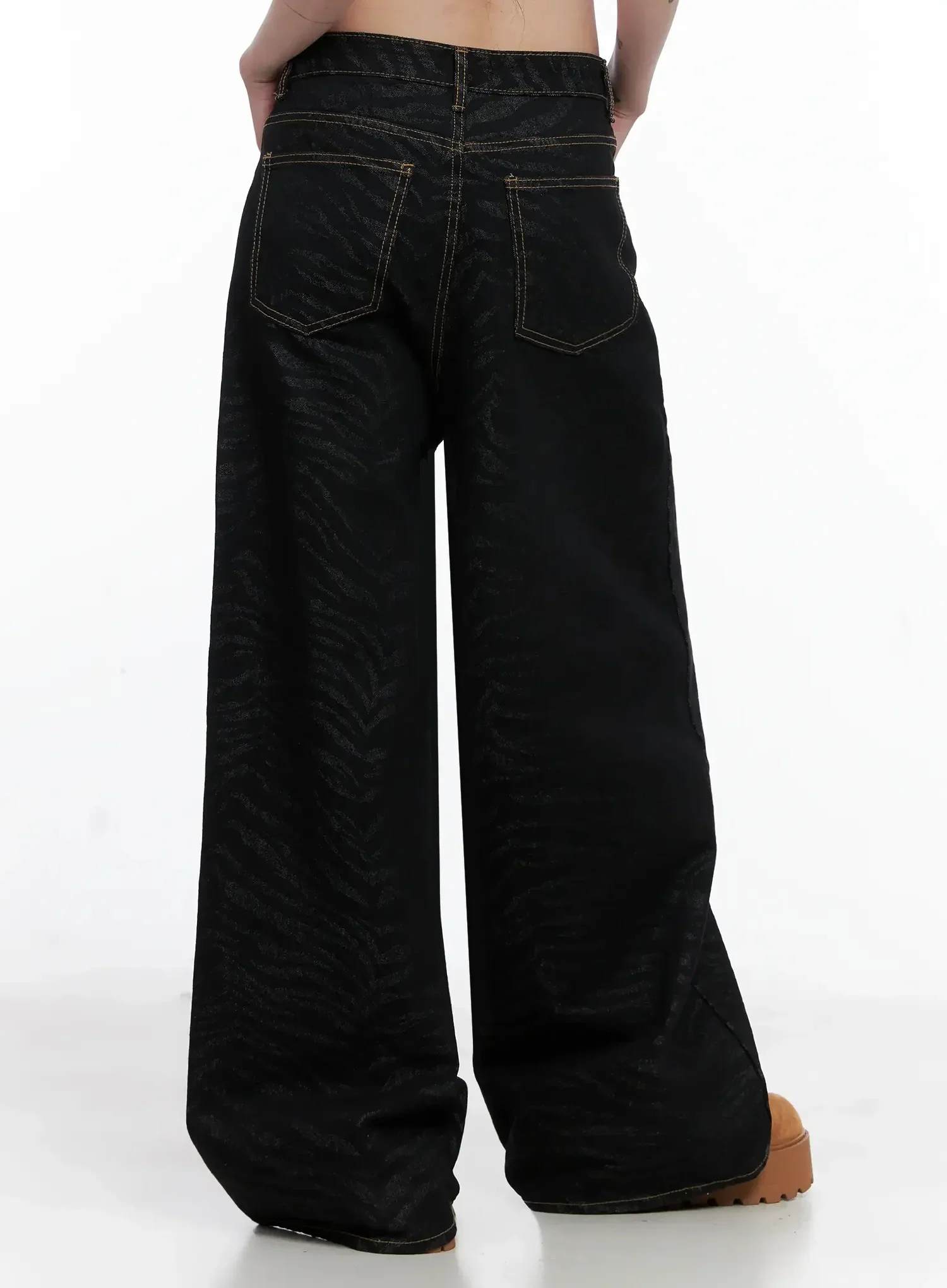 Freyja Animal Print Wide Leg Jeans IS508 - Image 11