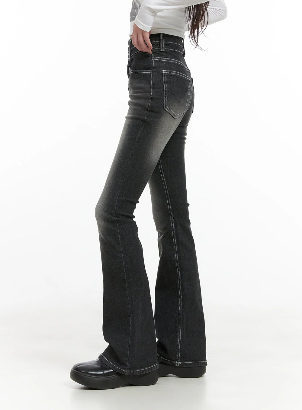 Gigi Two-Button Slim Bootcut Jeans CG421 - Image 3