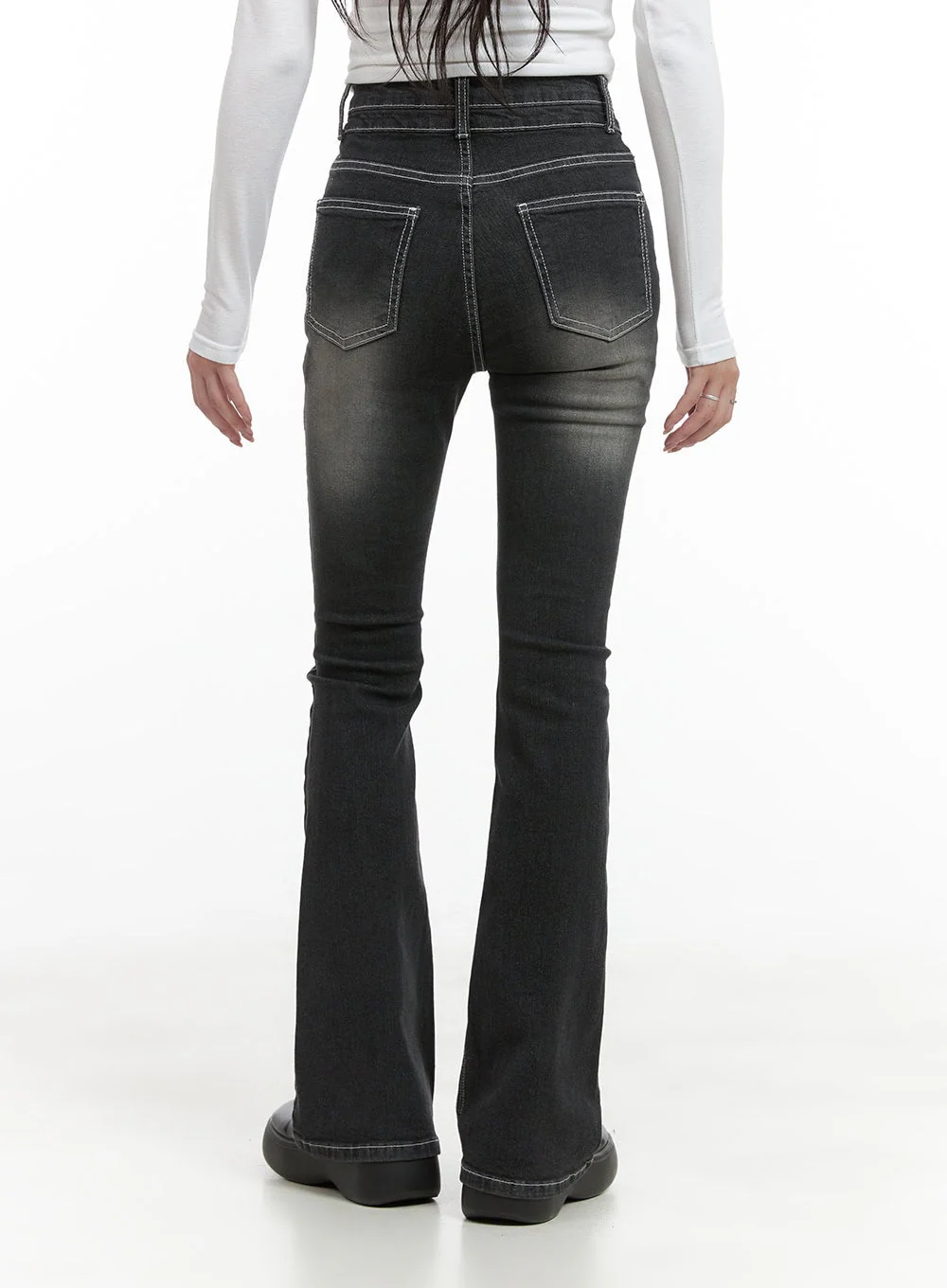 Gigi Two-Button Slim Bootcut Jeans CG421 - Image 4