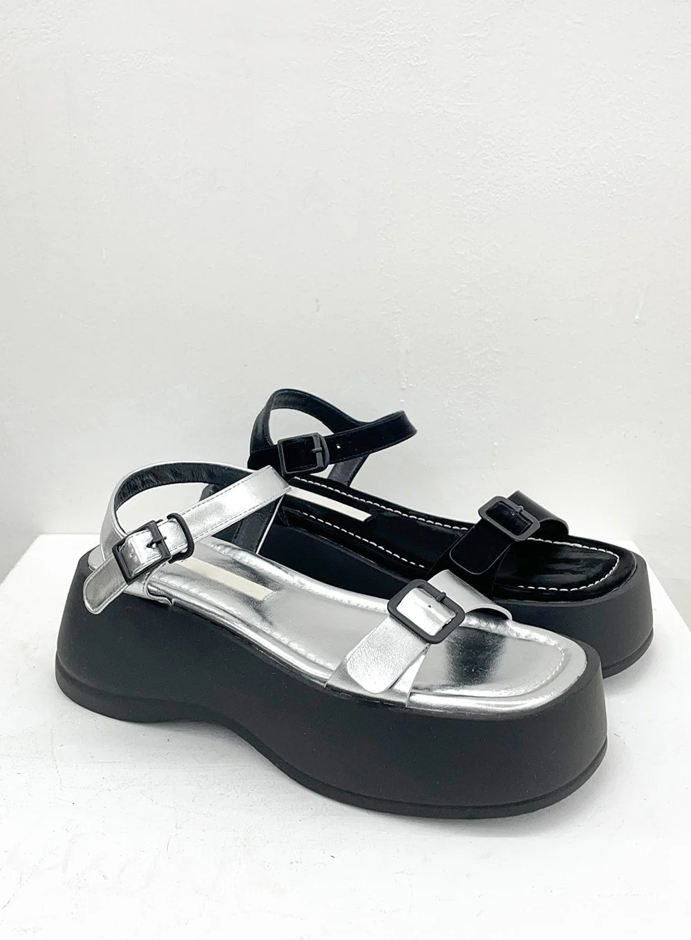Glossy Double Buckled Chunky Platform Sandals OU14 - Image 13