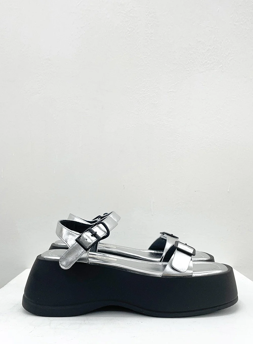 Glossy Double Buckled Chunky Platform Sandals OU14 - Image 15