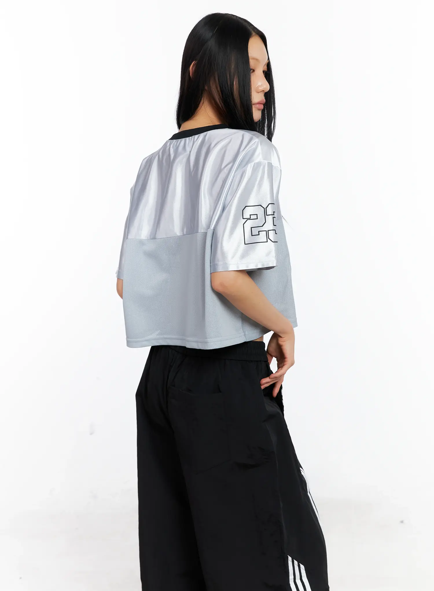 Glossy V-Neck Cropped Jersey CL529 - Image 8