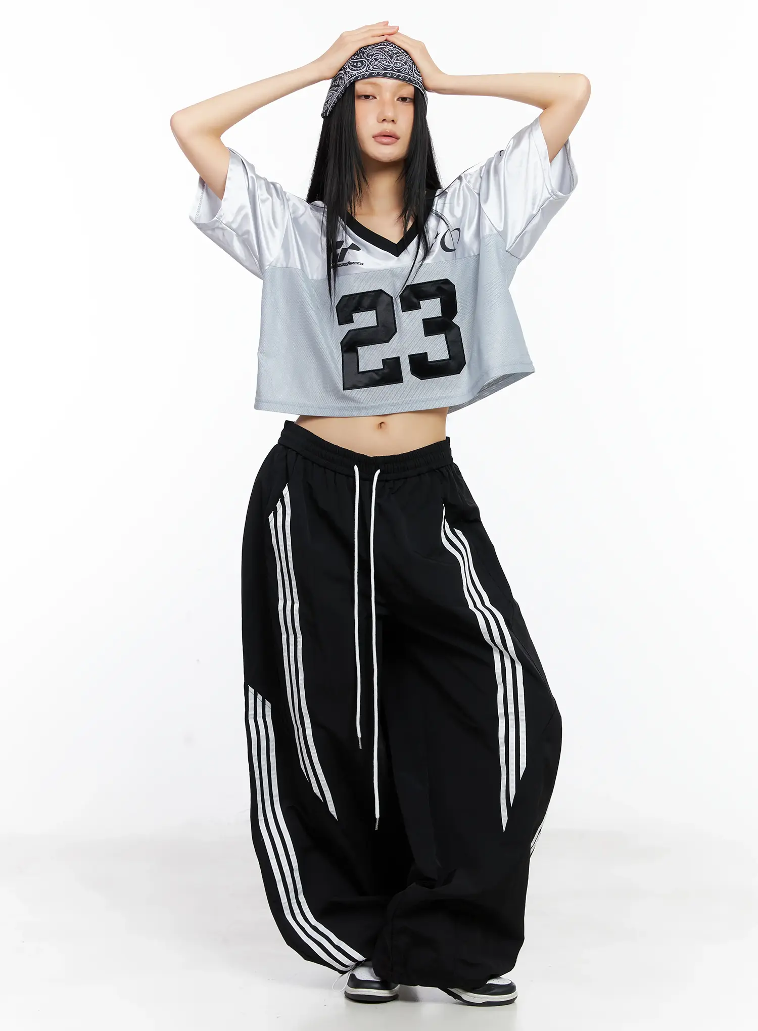Glossy V-Neck Cropped Jersey CL529 - Image 9