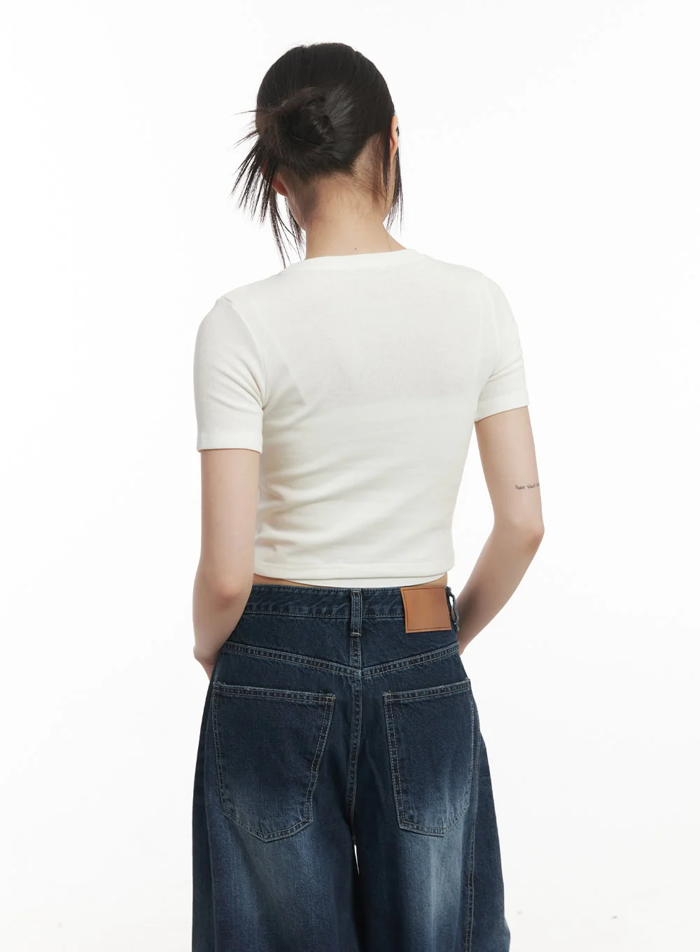 Graphic Essential Crop Top CF519 - Image 6