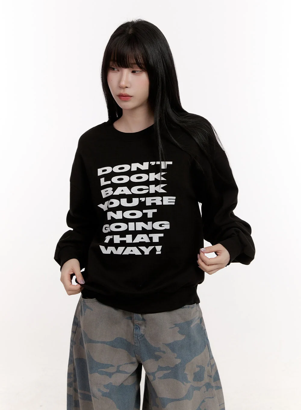 Graphic Loose-Fit Sweatshirt CJ529 - Image 9