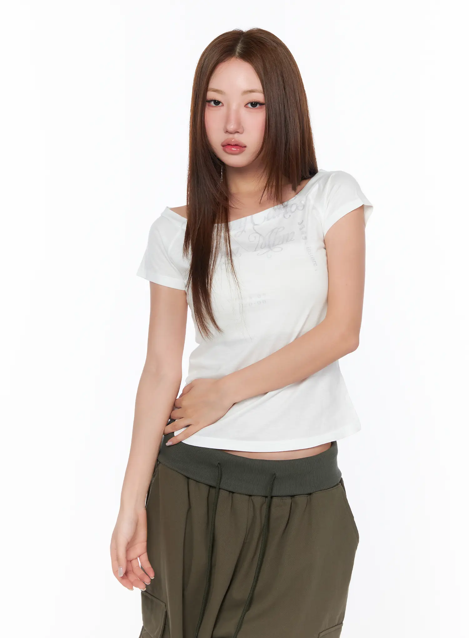 Graphic Off-Shoulder Top CA515 - Image 5