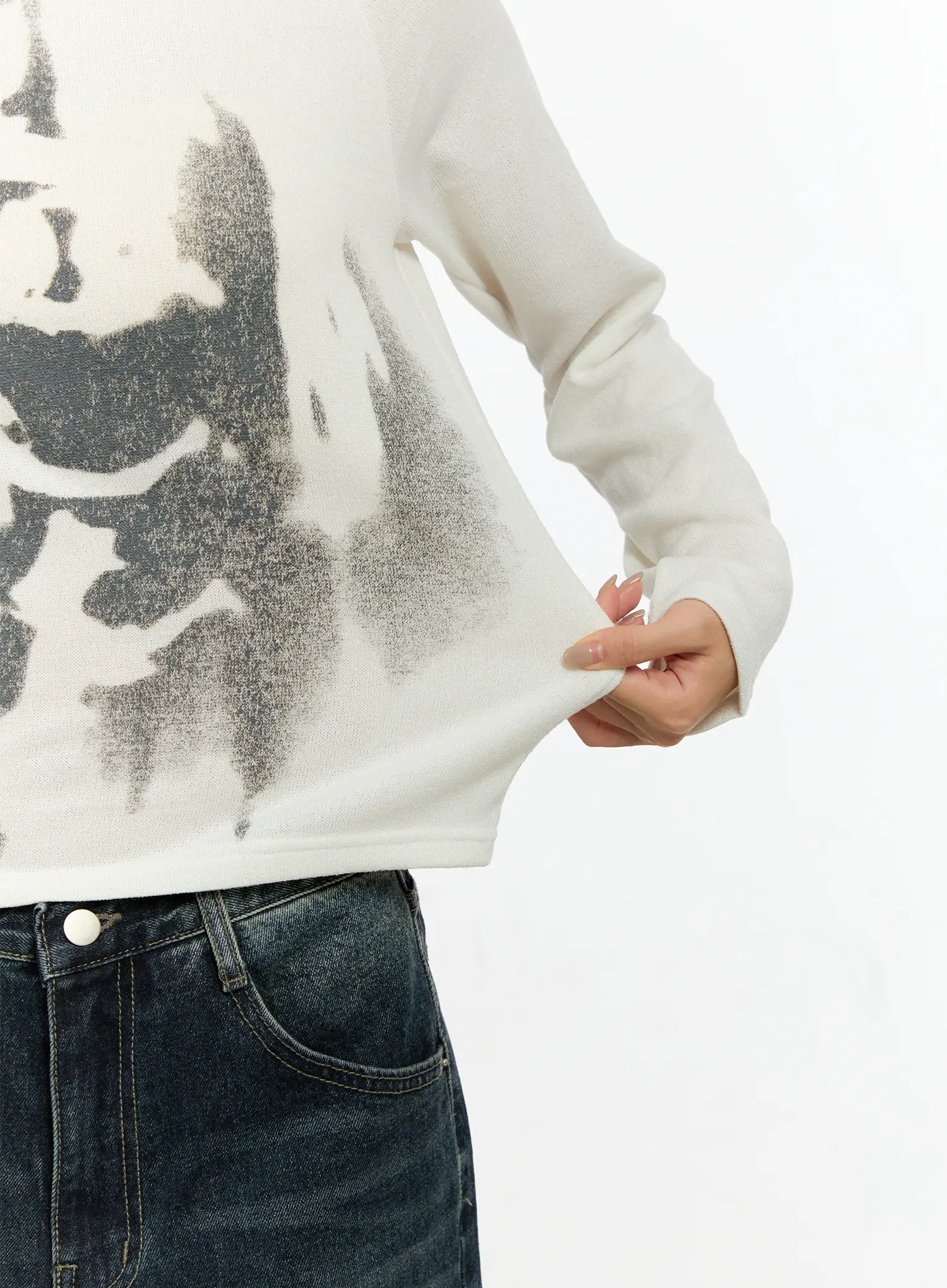 Graphic Print Long Sleeve Tee CN505 - Image 9