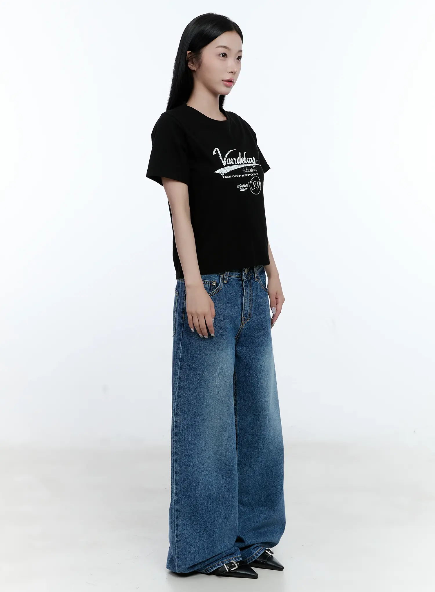 Graphic Short-Sleeve Statement Shirt CL530 - Image 3