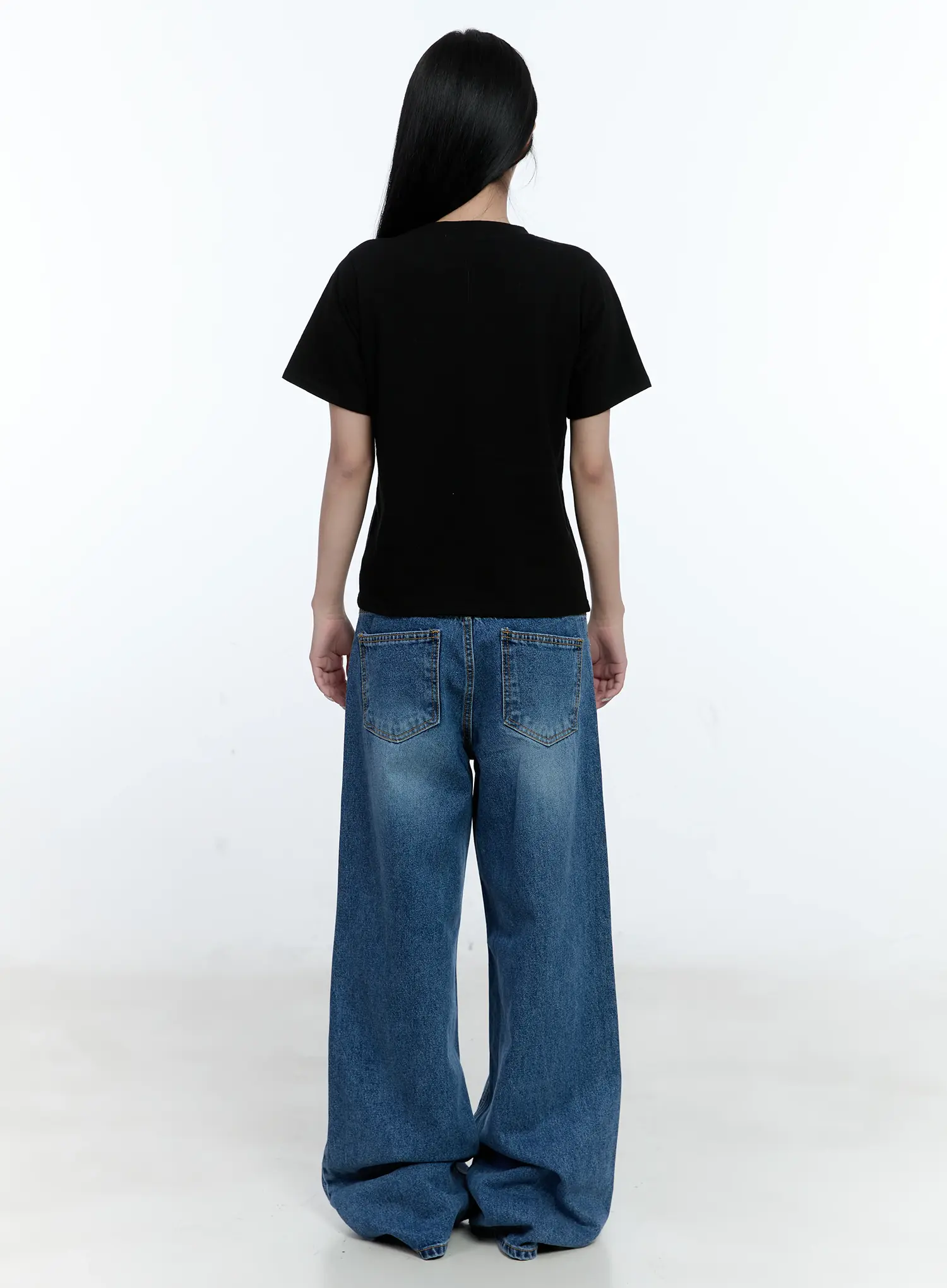 Graphic Short-Sleeve Statement Shirt CL530 - Image 6