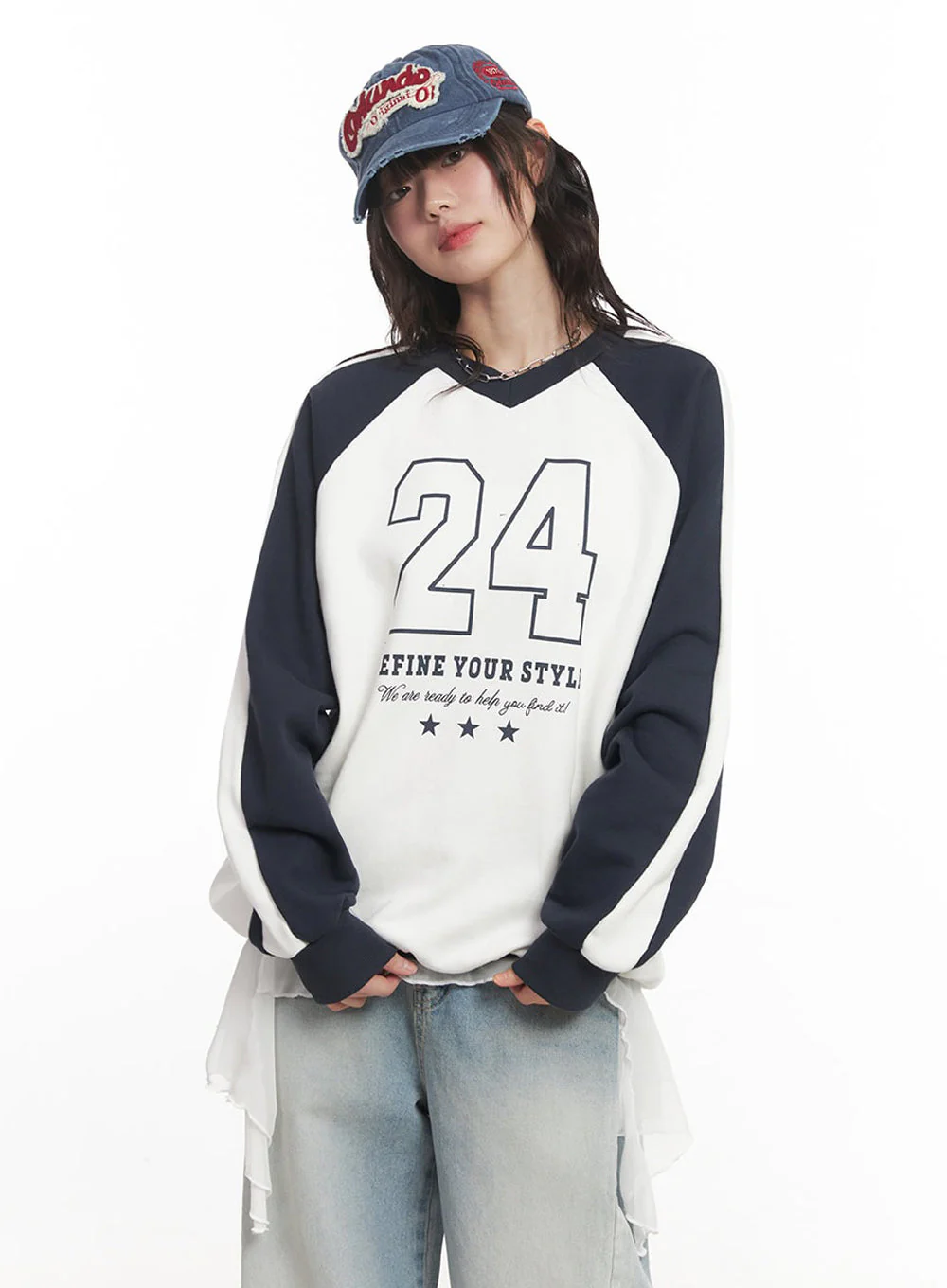 Graphic V-Neck Oversize Sweatshirt IM528 - Image 2