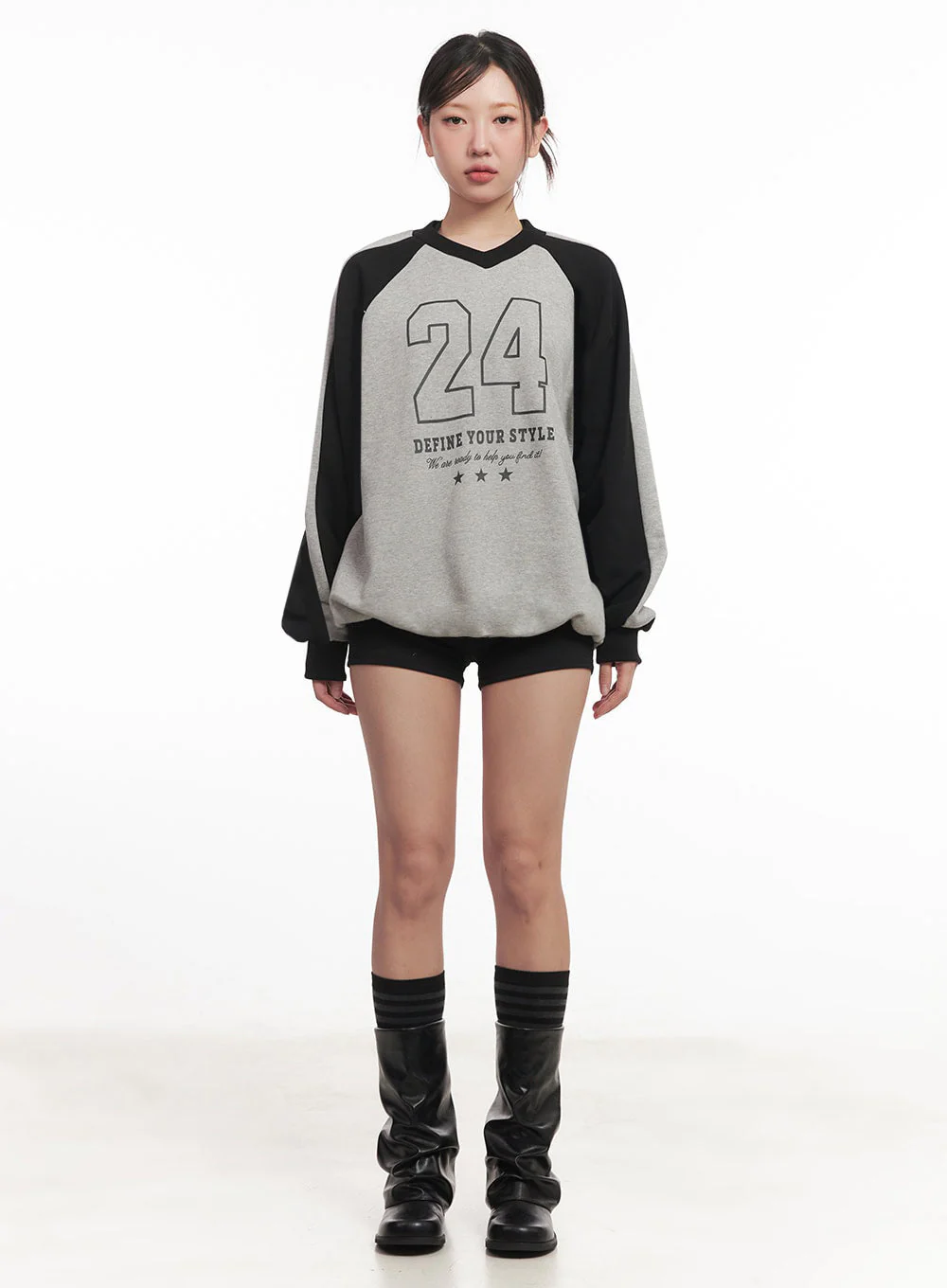 Graphic V-Neck Oversize Sweatshirt IM528 - Image 6