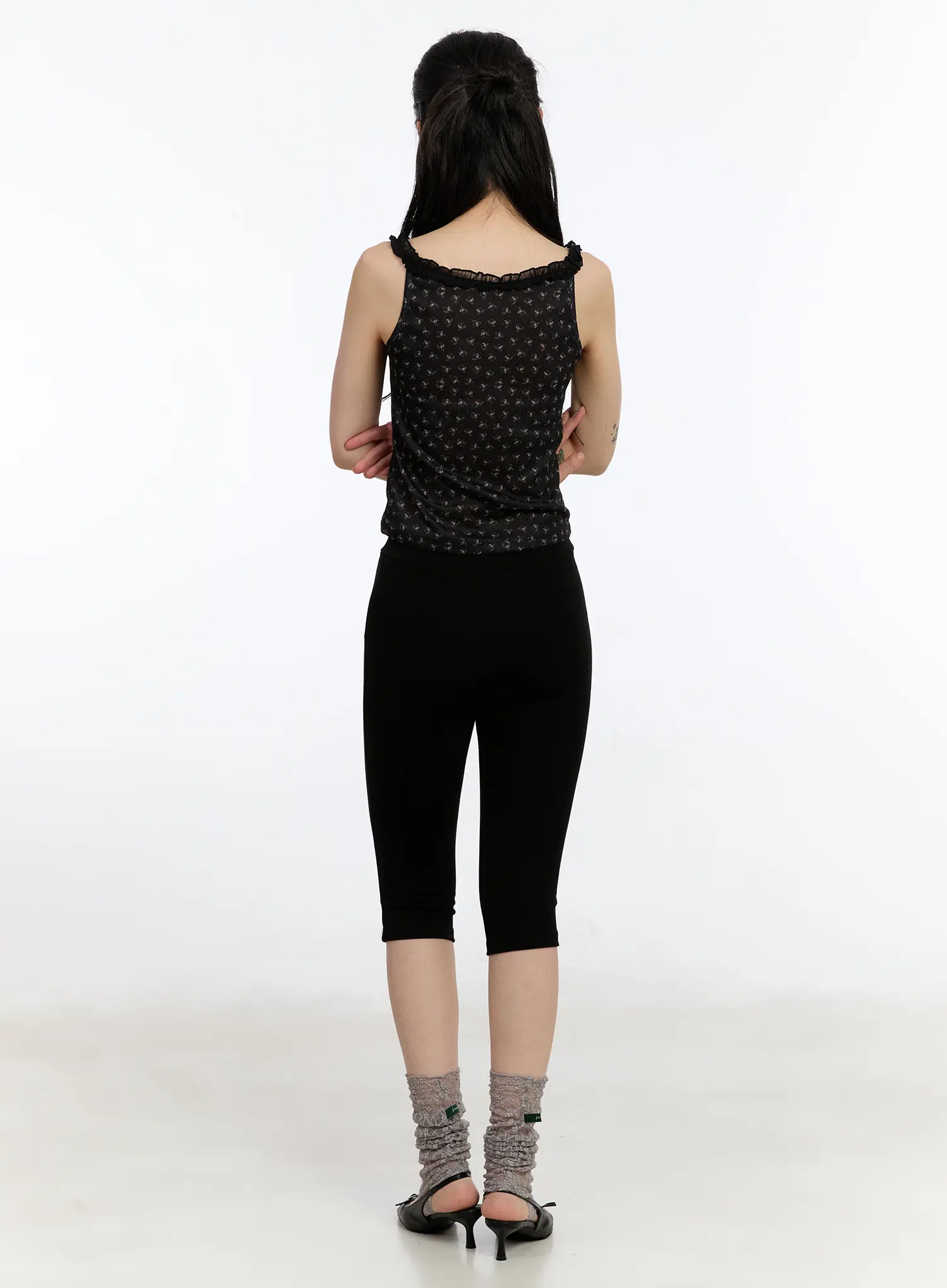 Grommet Detail Capri Leggings CA507 - Image 7
