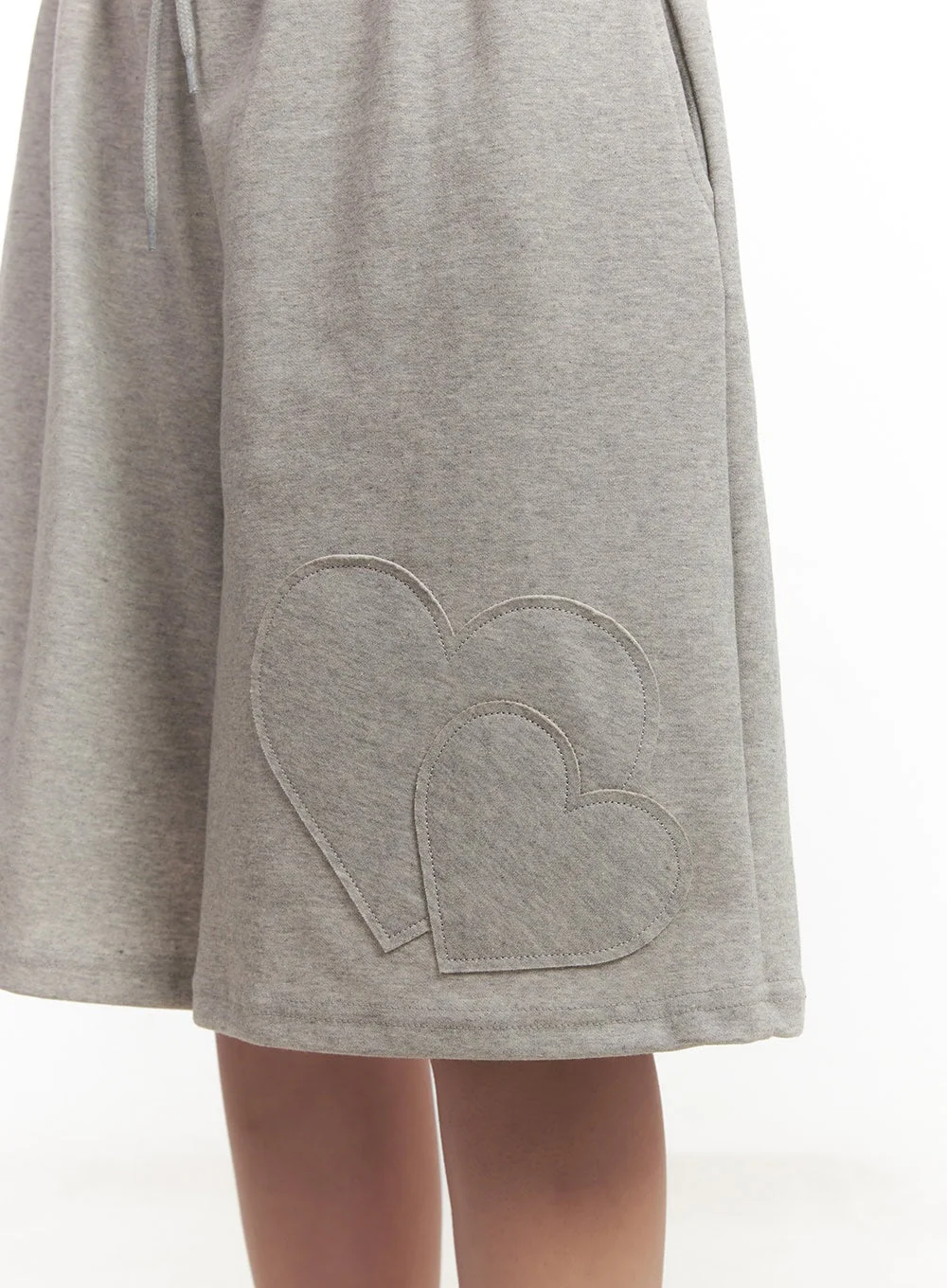 Heart Patch Wide Sweatshorts CM528 - Image 8