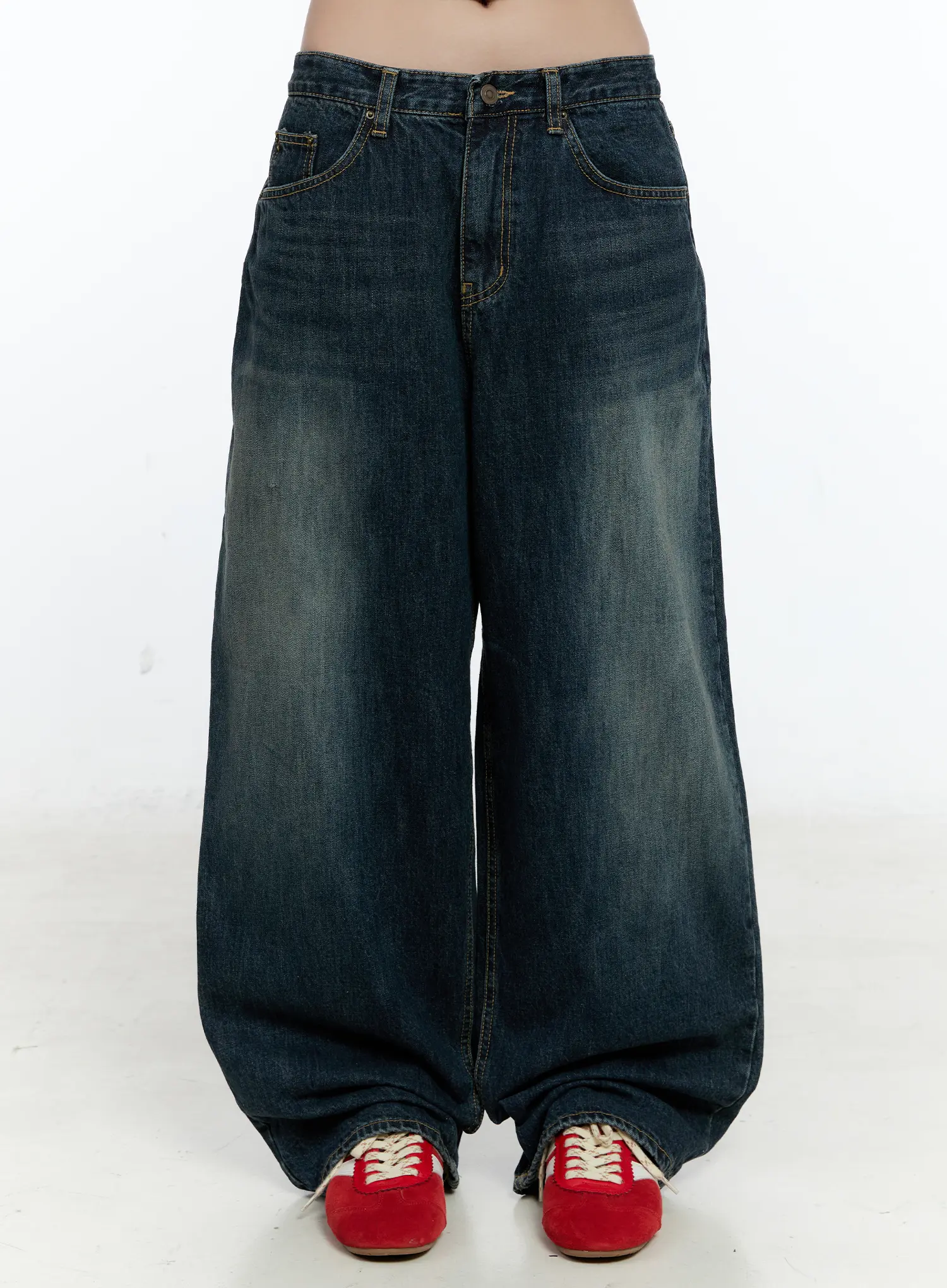 Hunter Washed Wide Leg Jeans CN517