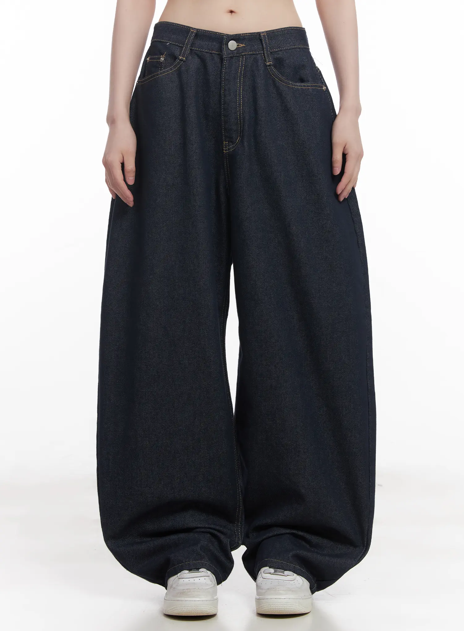 Hyein No-Fade Relaxed-Fit Jeans CU519