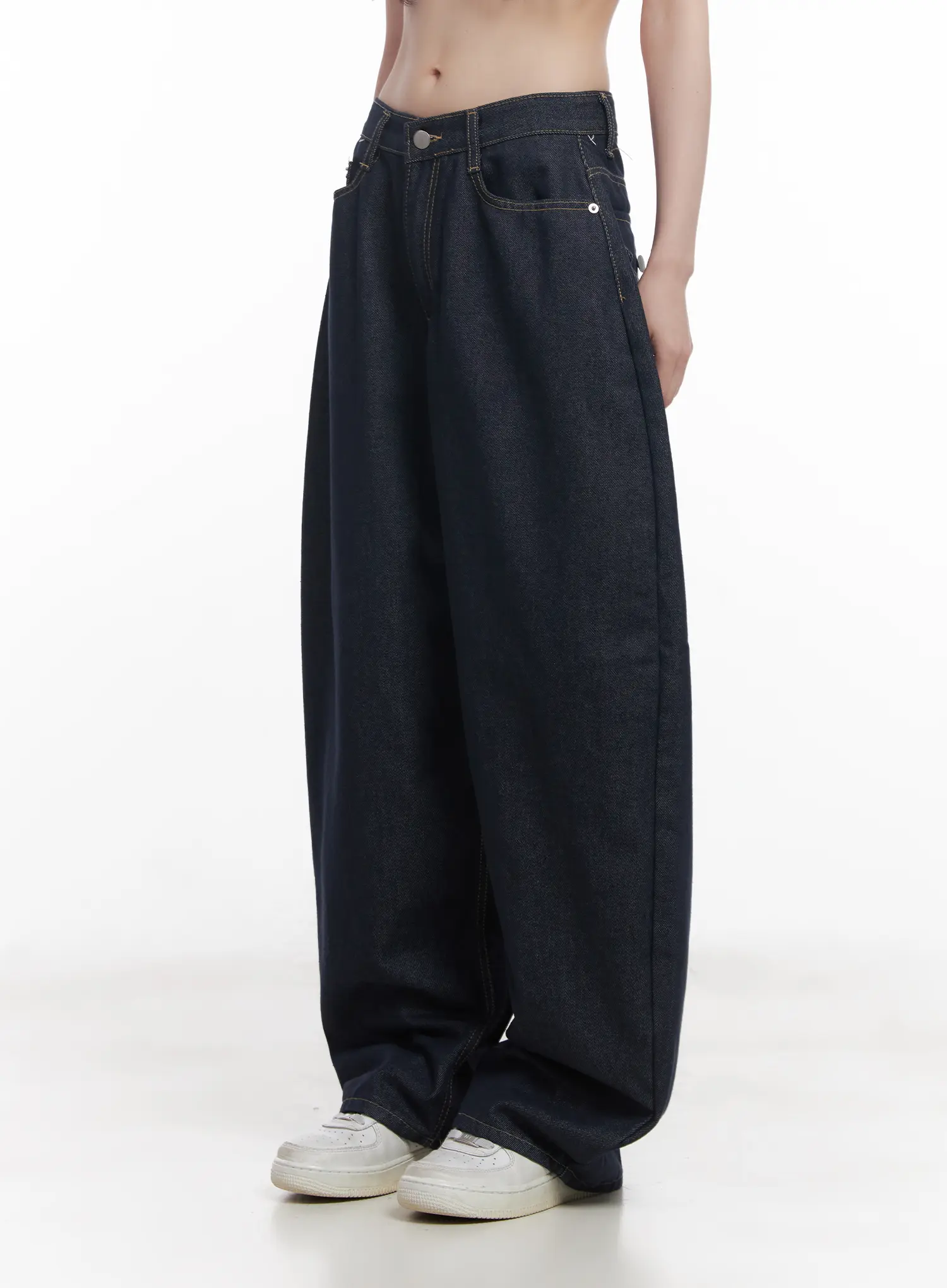 Hyein No-Fade Relaxed-Fit Jeans CU519 - Image 10