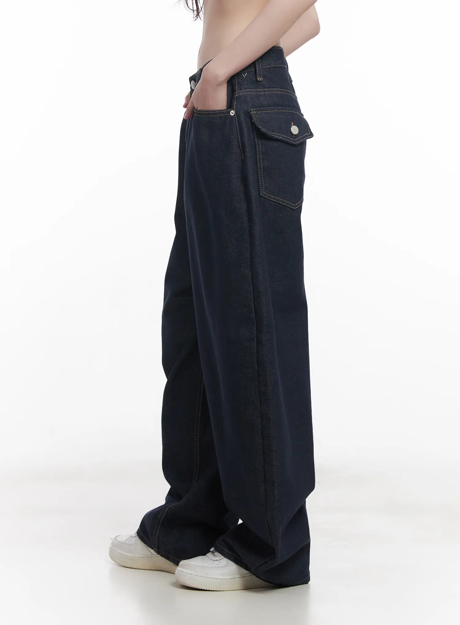 Hyein No-Fade Relaxed-Fit Jeans CU519 - Image 4