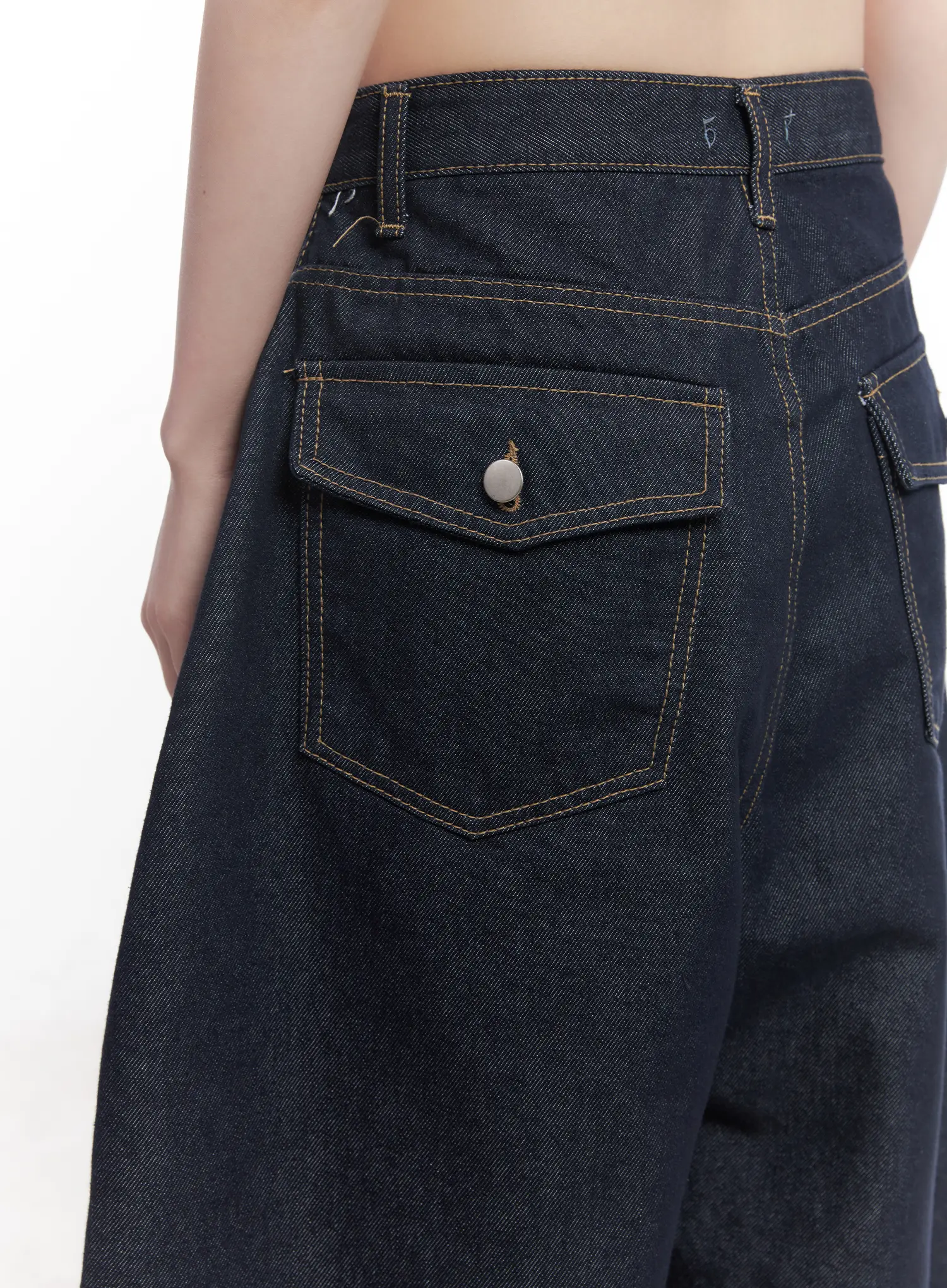 Hyein No-Fade Relaxed-Fit Jeans CU519 - Image 7