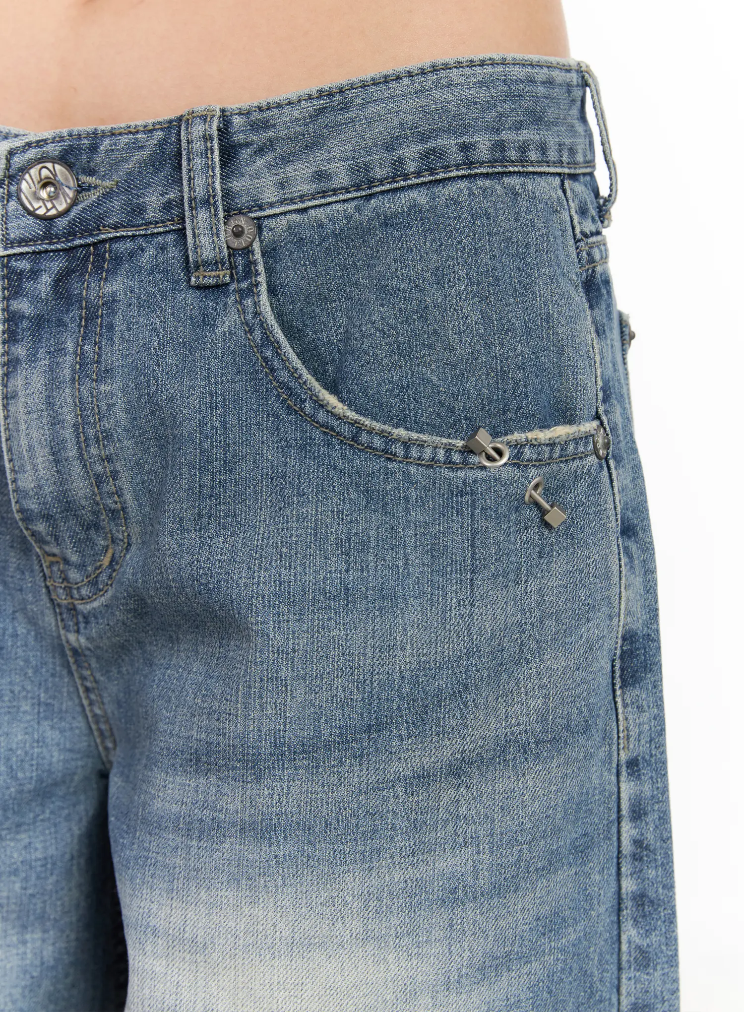 Itzel Low Rise Wide Leg Jeans CM516 - Image 4
