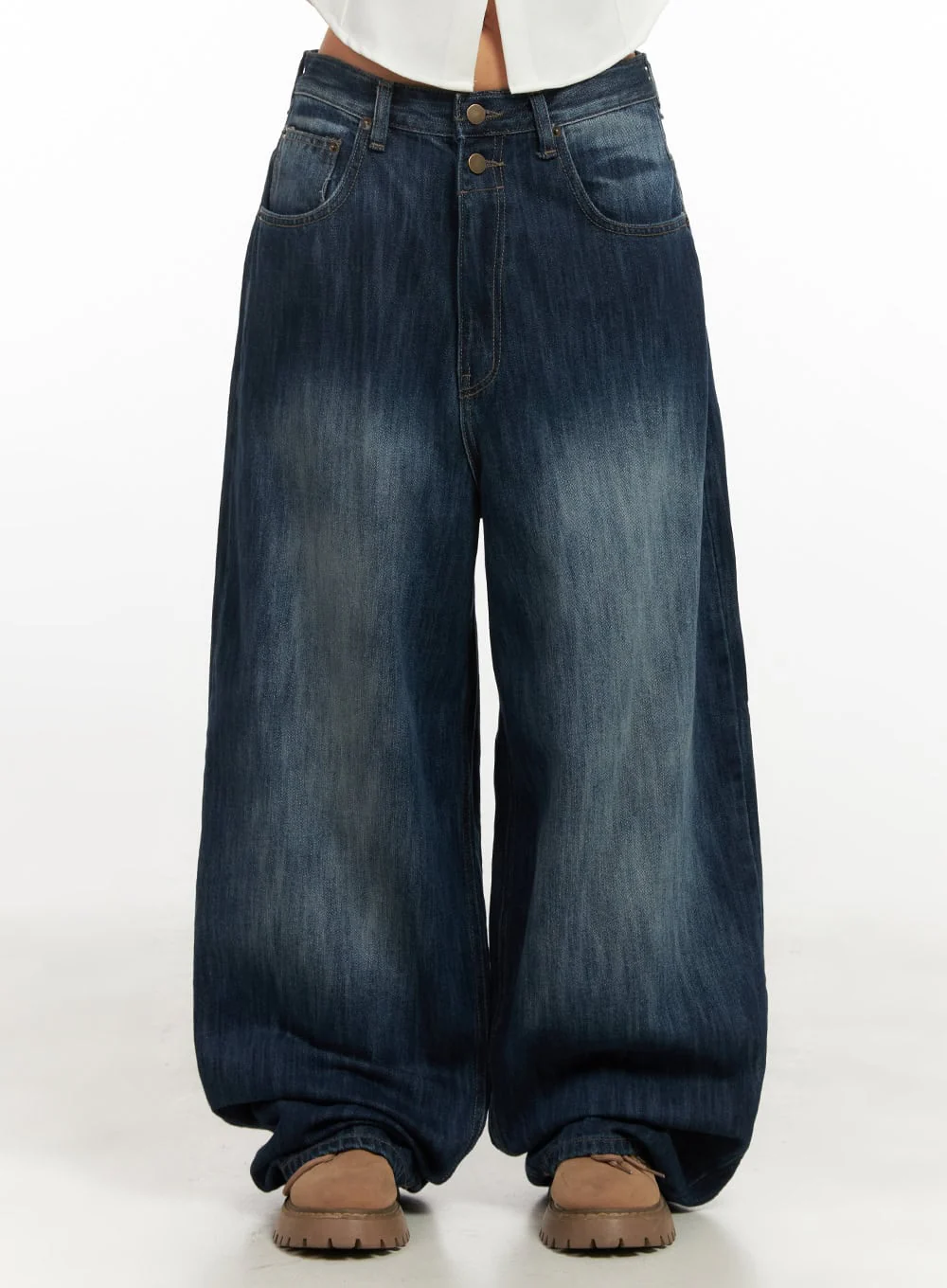 Jessica Wide-Fit Denim Jeans CN426