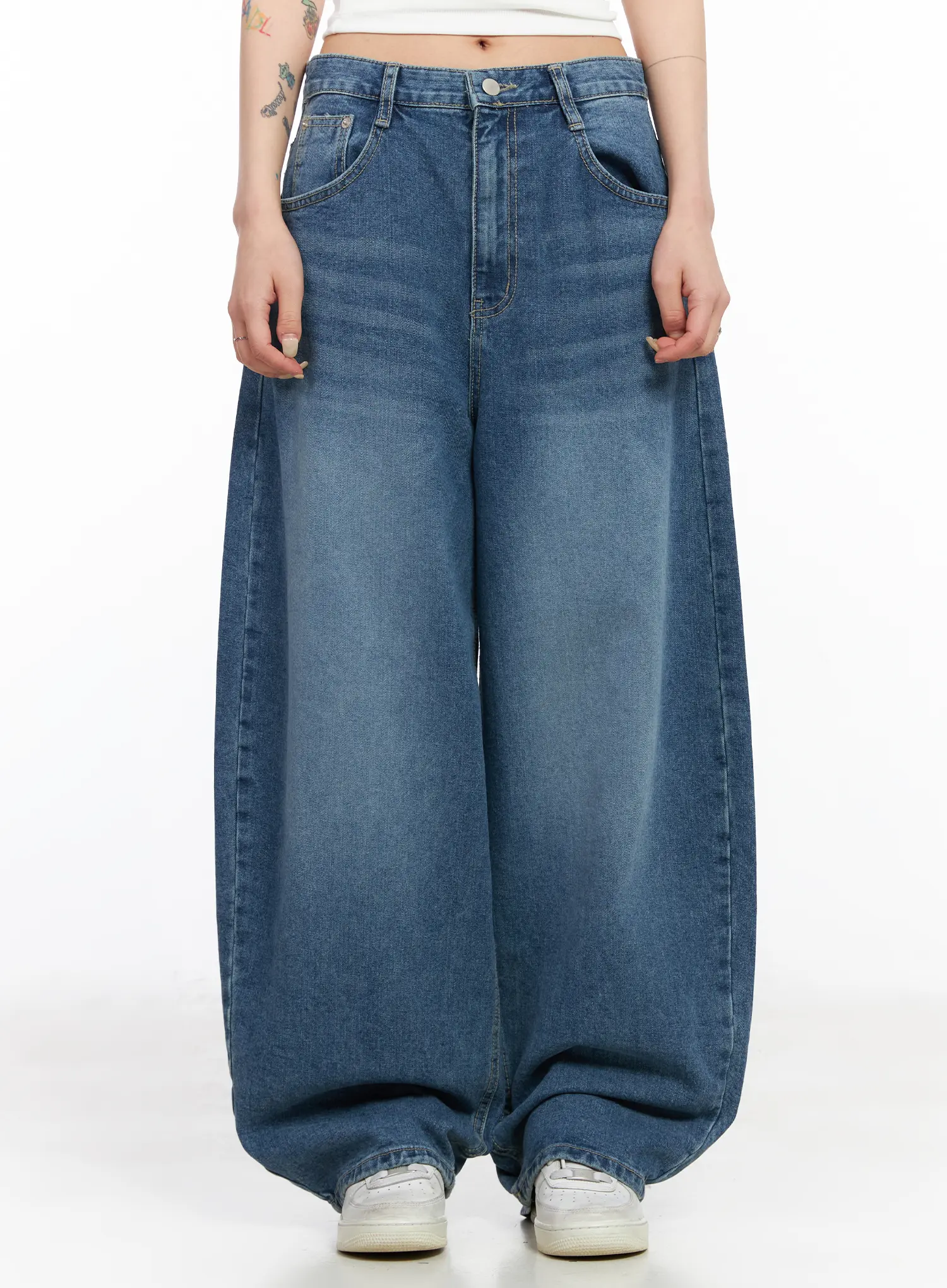 Jieu Vintage-Washed Wide Leg Jeans CM516 - Image 2