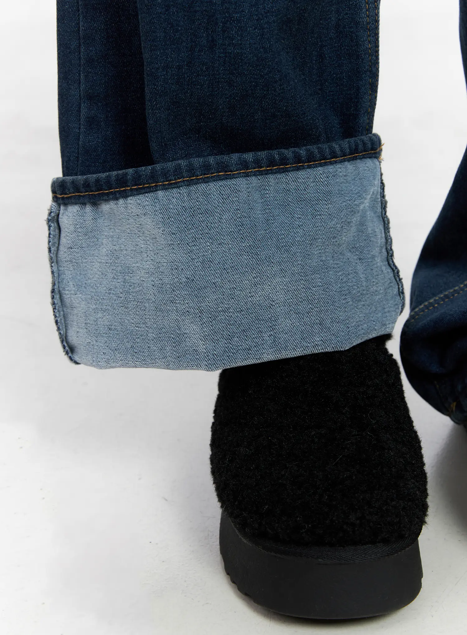 Jordan Velvet Fleece Wide Jeans CN518 - Image 3