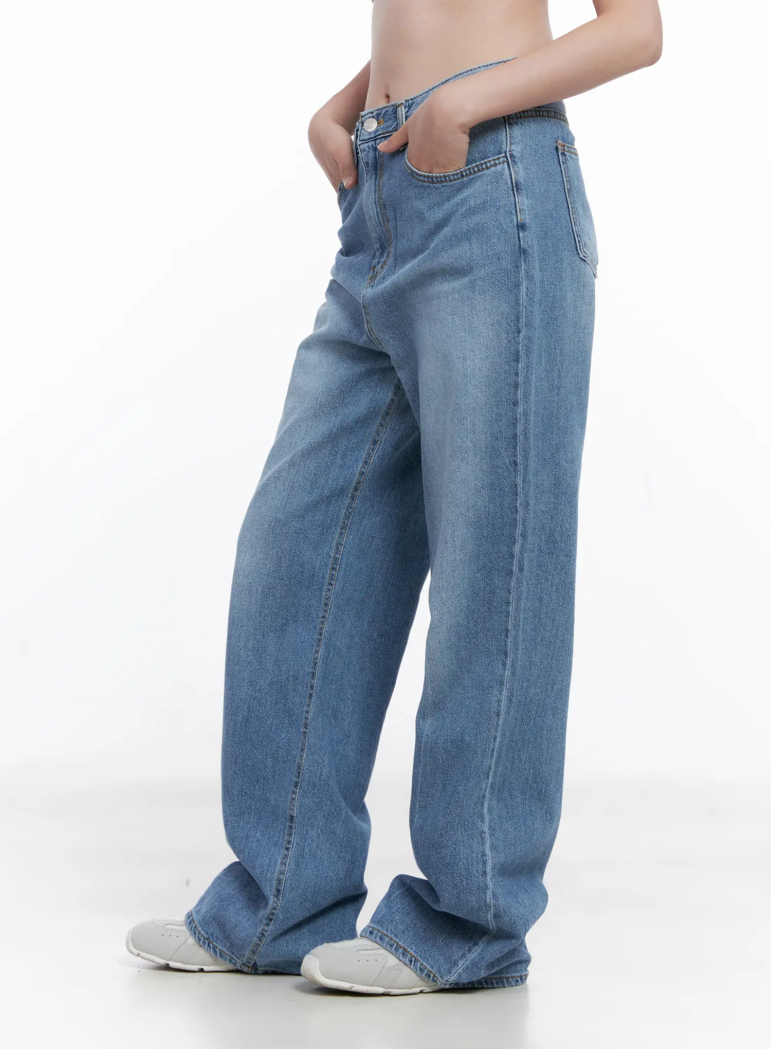 Jung Straight-Leg Washed Jeans CG521 - Image 5