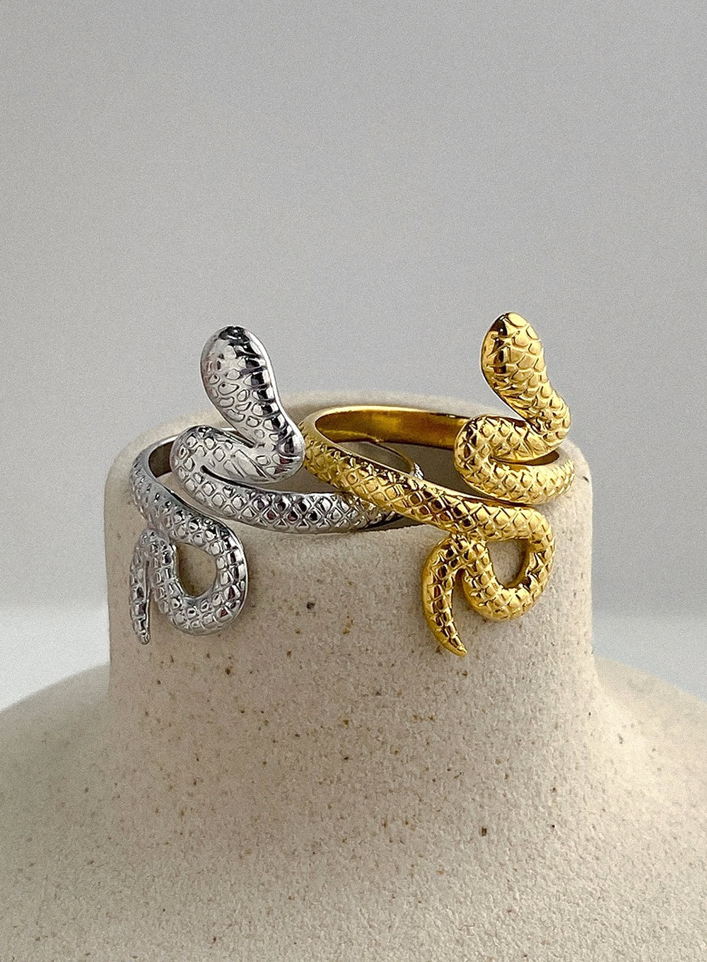 Kafka Spiral Line Ring IA524 - Image 4