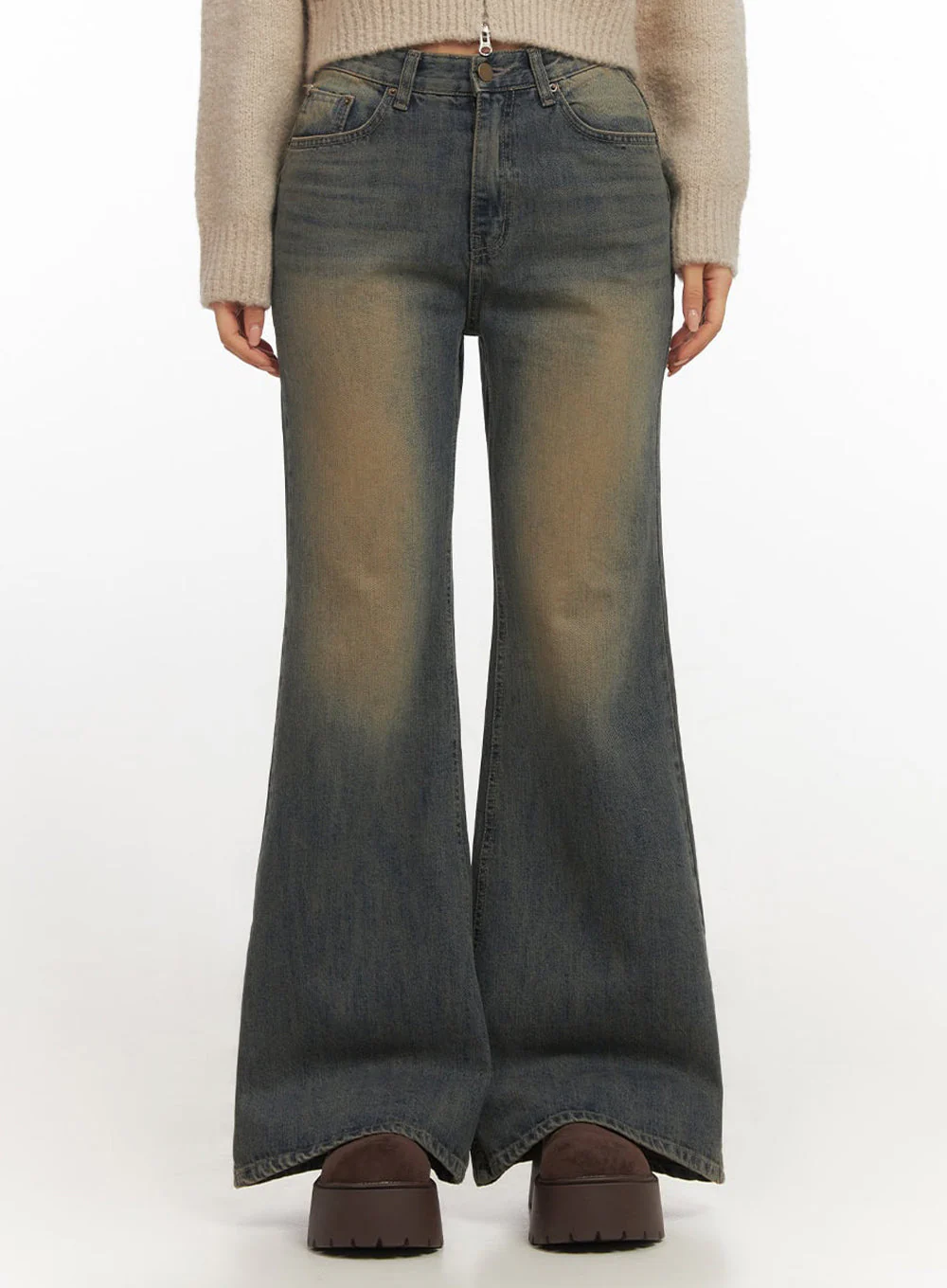Kourtney Vintage Wash Flared Jeans IF510