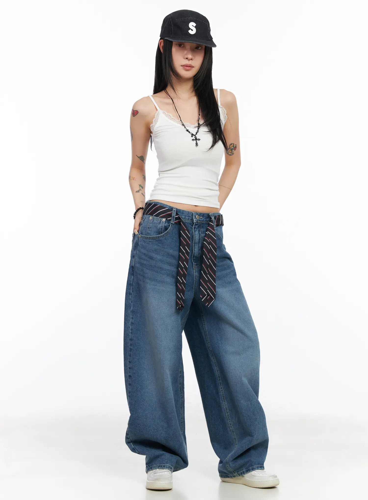 Lace-Trimmed V-Neck Camisole CM516 - Image 3