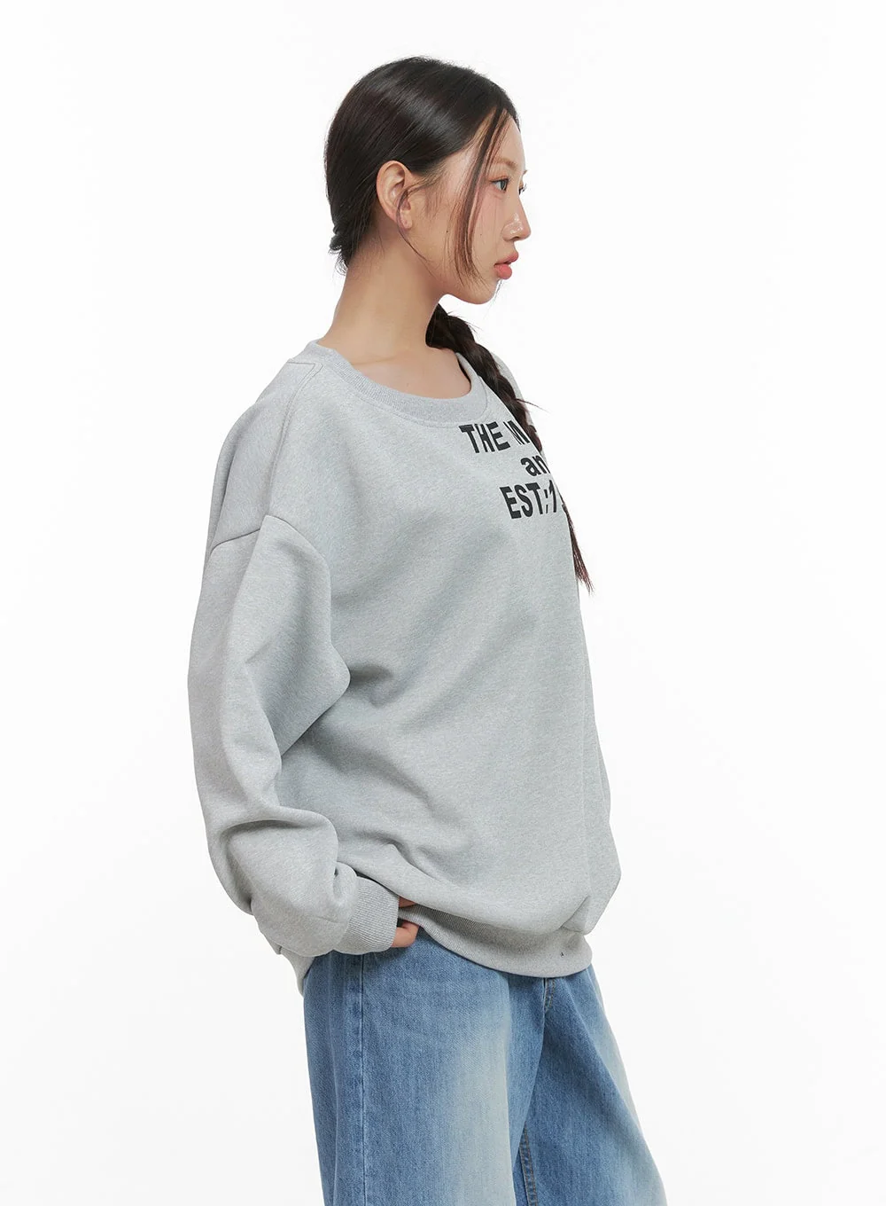 Lettered Crewneck Sweatshirt CO402 - Image 5