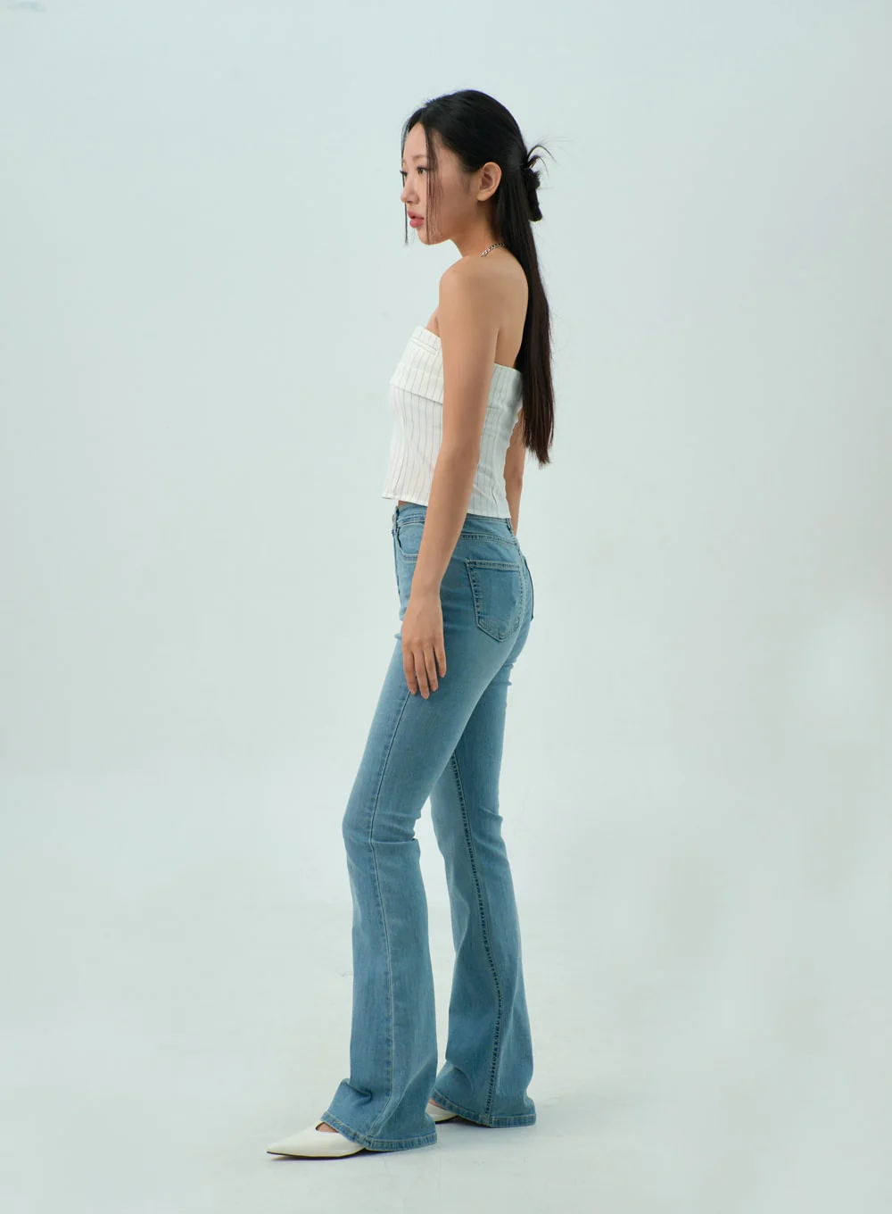Light Wash Bootcut Jeans CY330 - Image 10