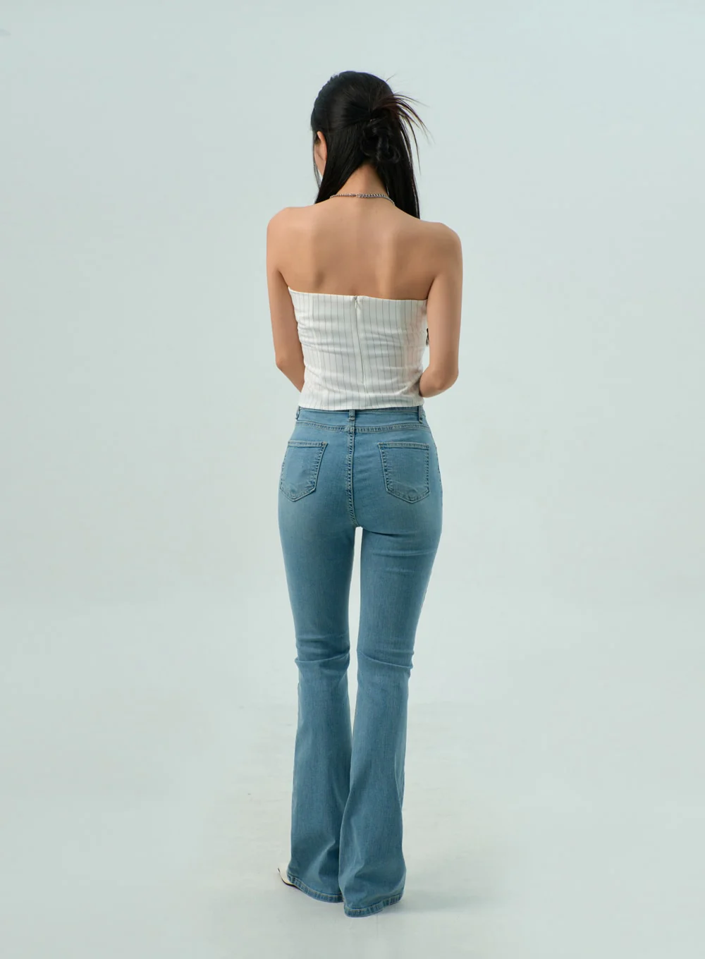 Light Wash Bootcut Jeans CY330 - Image 12
