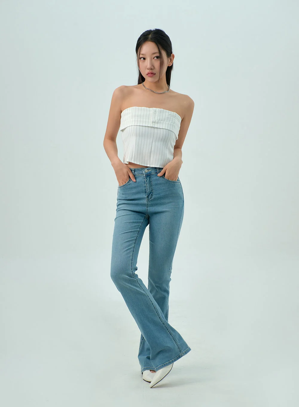 Light Wash Bootcut Jeans CY330 - Image 13