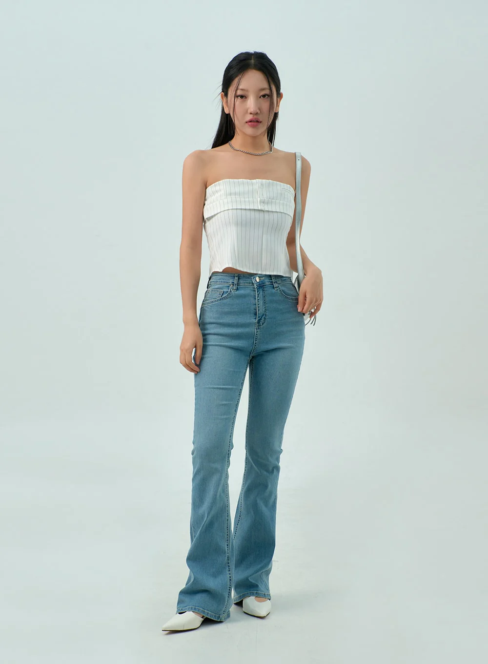 Light Wash Bootcut Jeans CY330 - Image 3