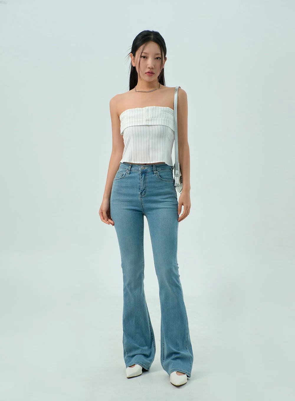 Light Wash Bootcut Jeans CY330 - Image 4