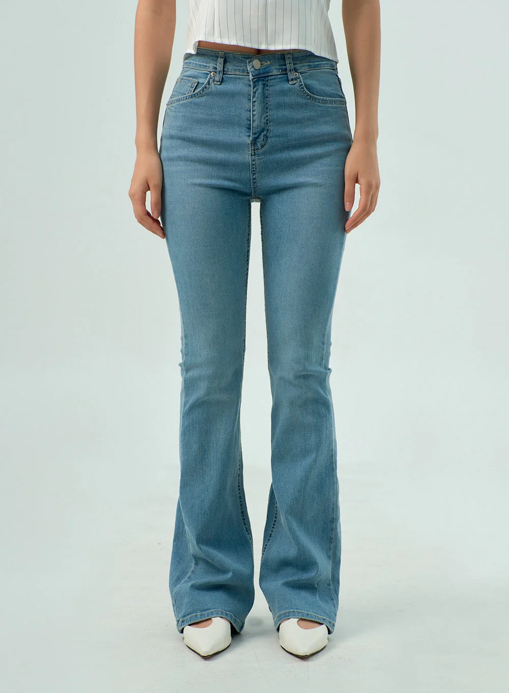 Light Wash Bootcut Jeans CY330 - Image 5
