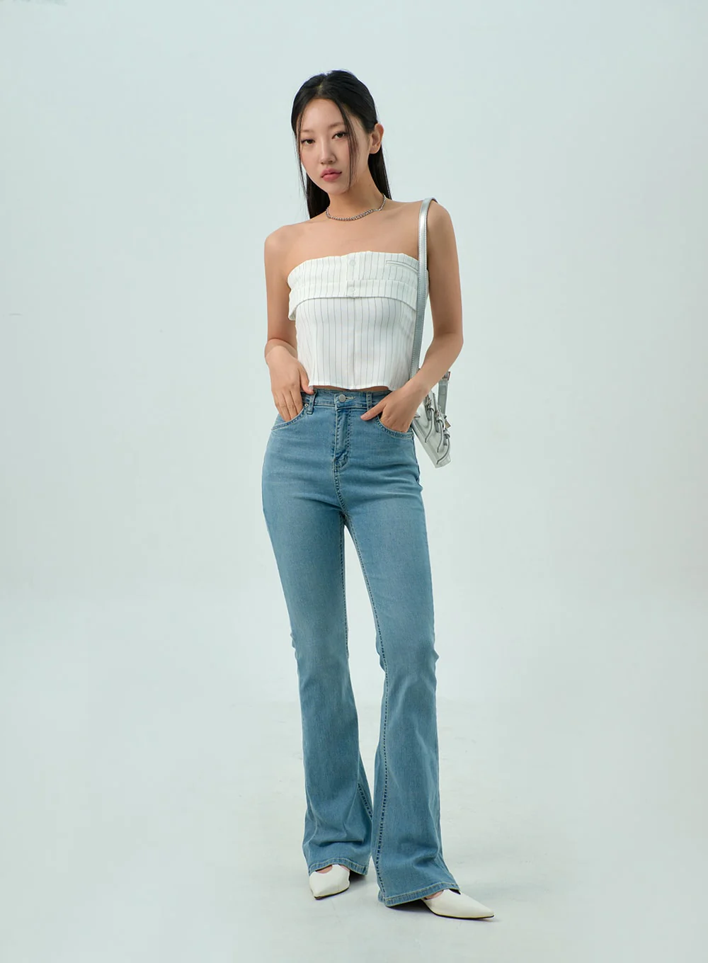 Light Wash Bootcut Jeans CY330 - Image 8