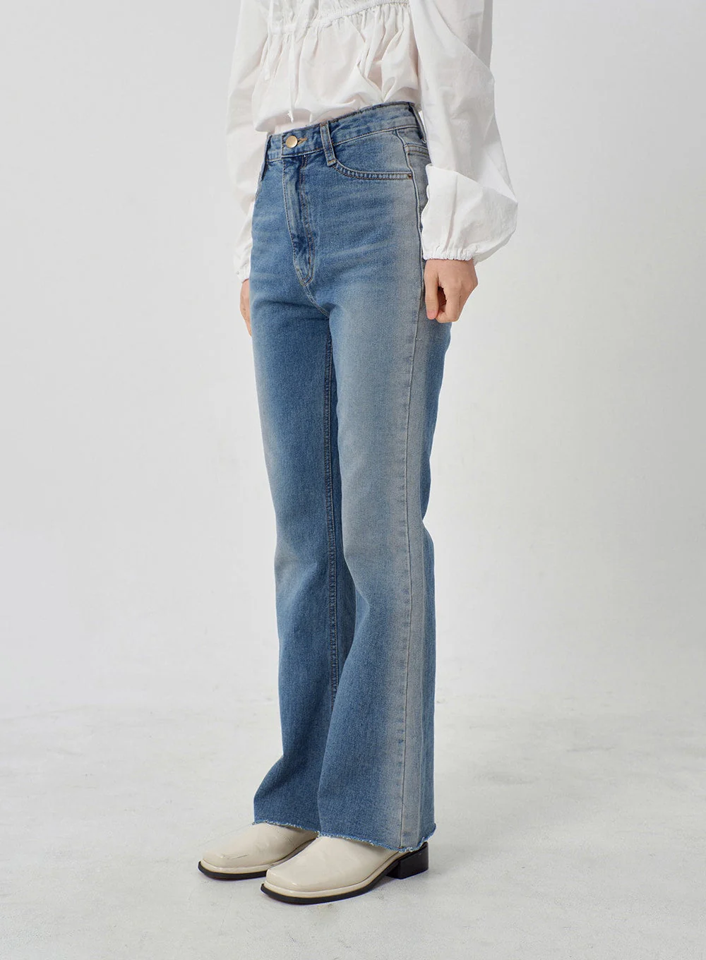 Light Washed Bootcut Jeans OD27 - Image 16