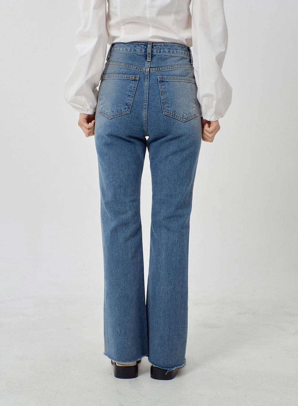 Light Washed Bootcut Jeans OD27 - Image 17