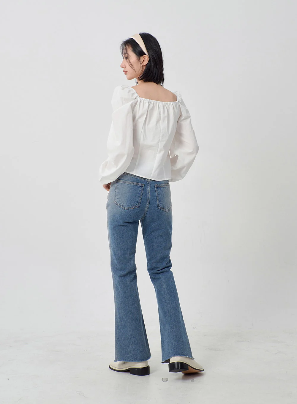 Light Washed Bootcut Jeans OD27 - Image 9