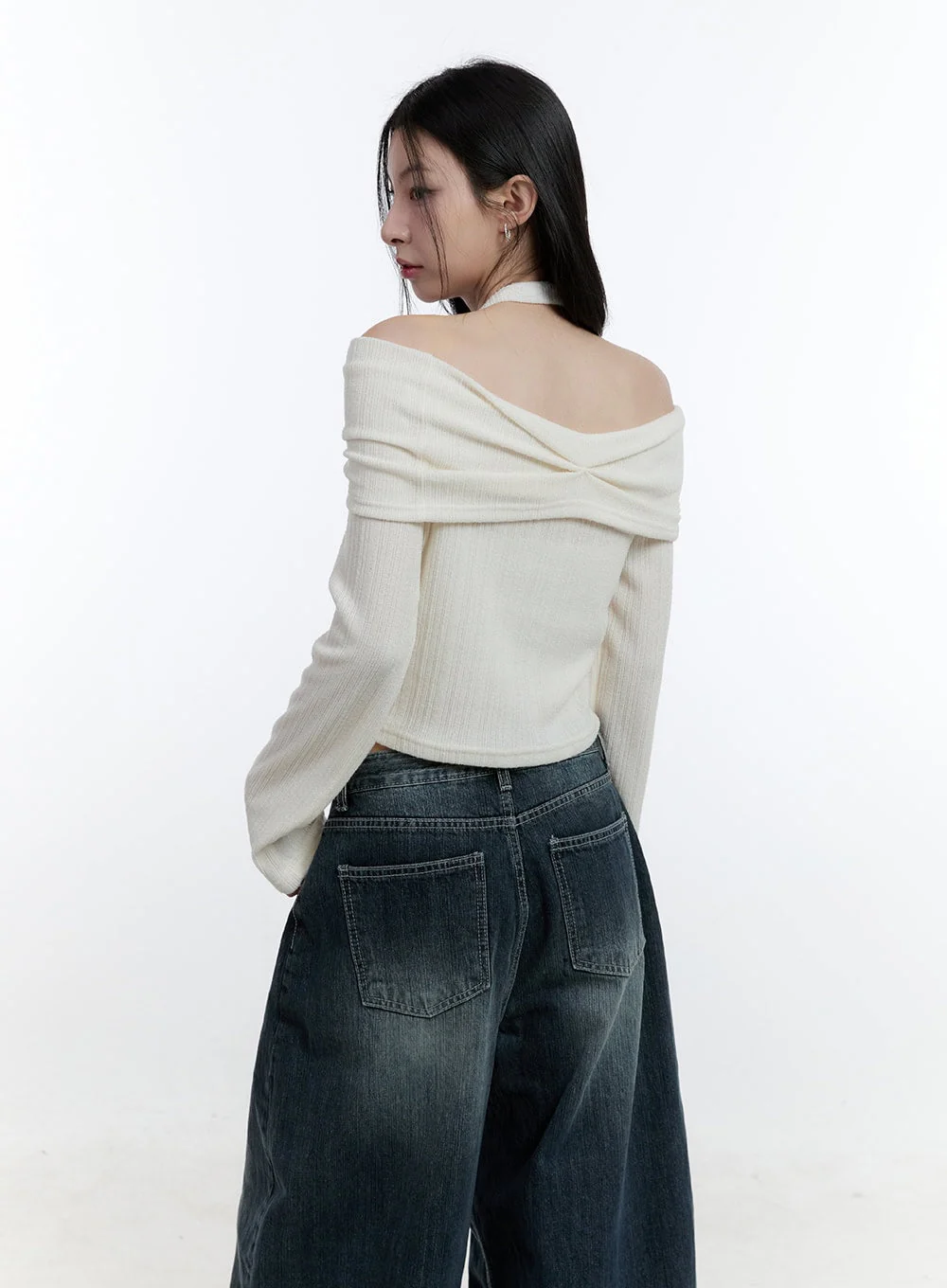 Long-Sleeve Off-Shoulder Halter Crop Top CJ520 - Image 5