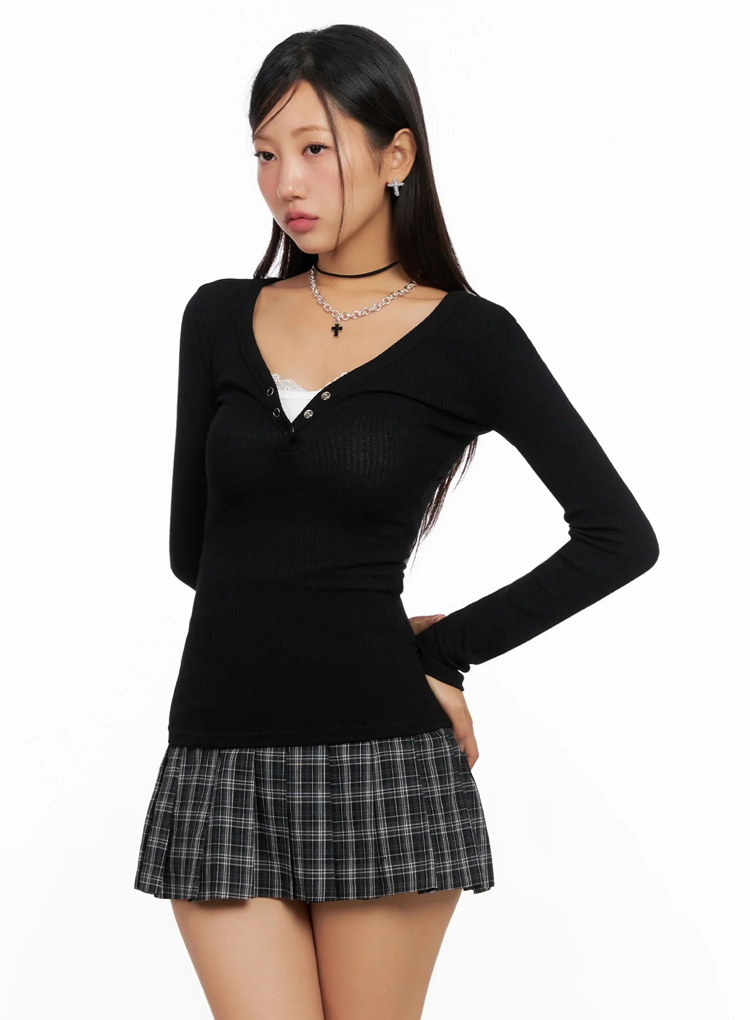Long Sleeve V-Neck Tee IG527 - Image 7