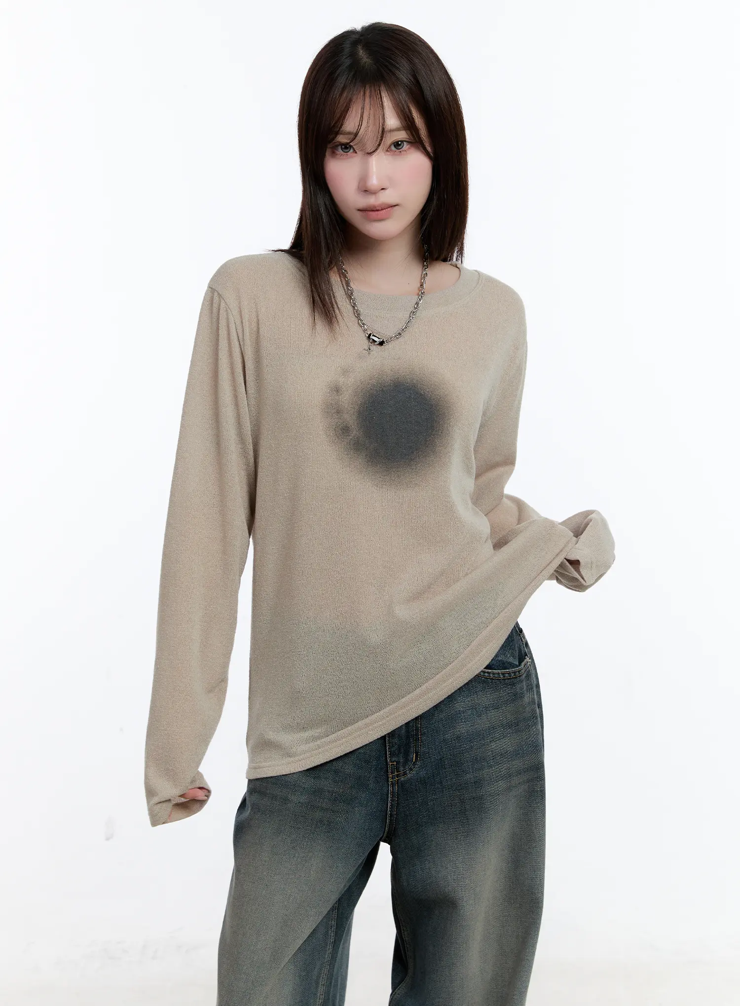 Loose-Fit Graphic Long Sleeve Tee CN525