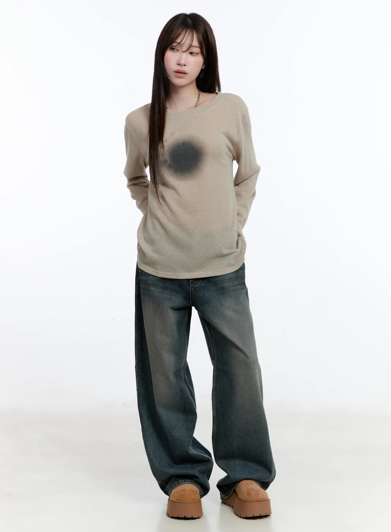 Loose-Fit Graphic Long Sleeve Tee CN525 - Image 2