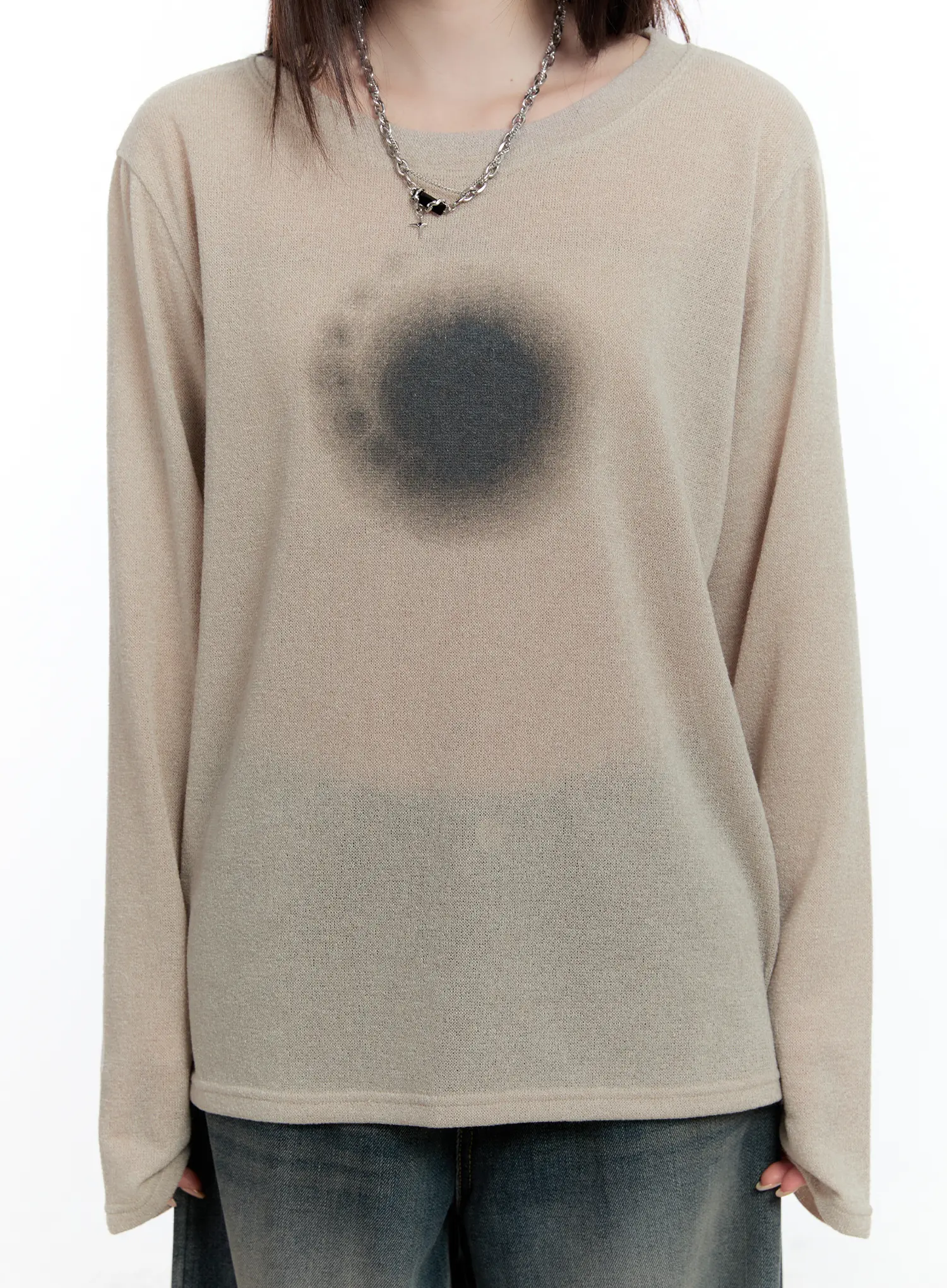 Loose-Fit Graphic Long Sleeve Tee CN525 - Image 3
