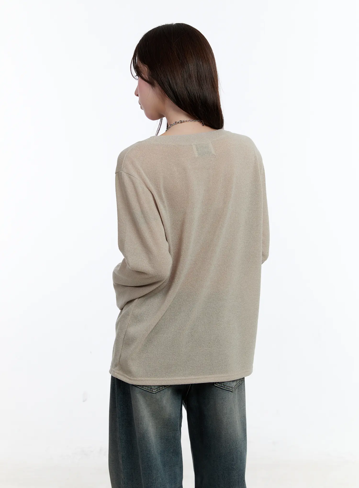 Loose-Fit Graphic Long Sleeve Tee CN525 - Image 6